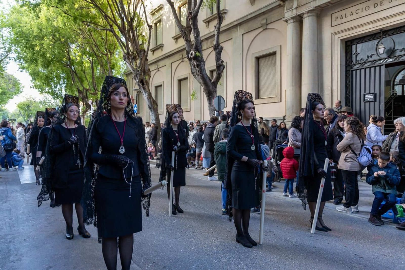 Los jiennenses se entregan a una tarde de Amor, Perdón y Esperanza.