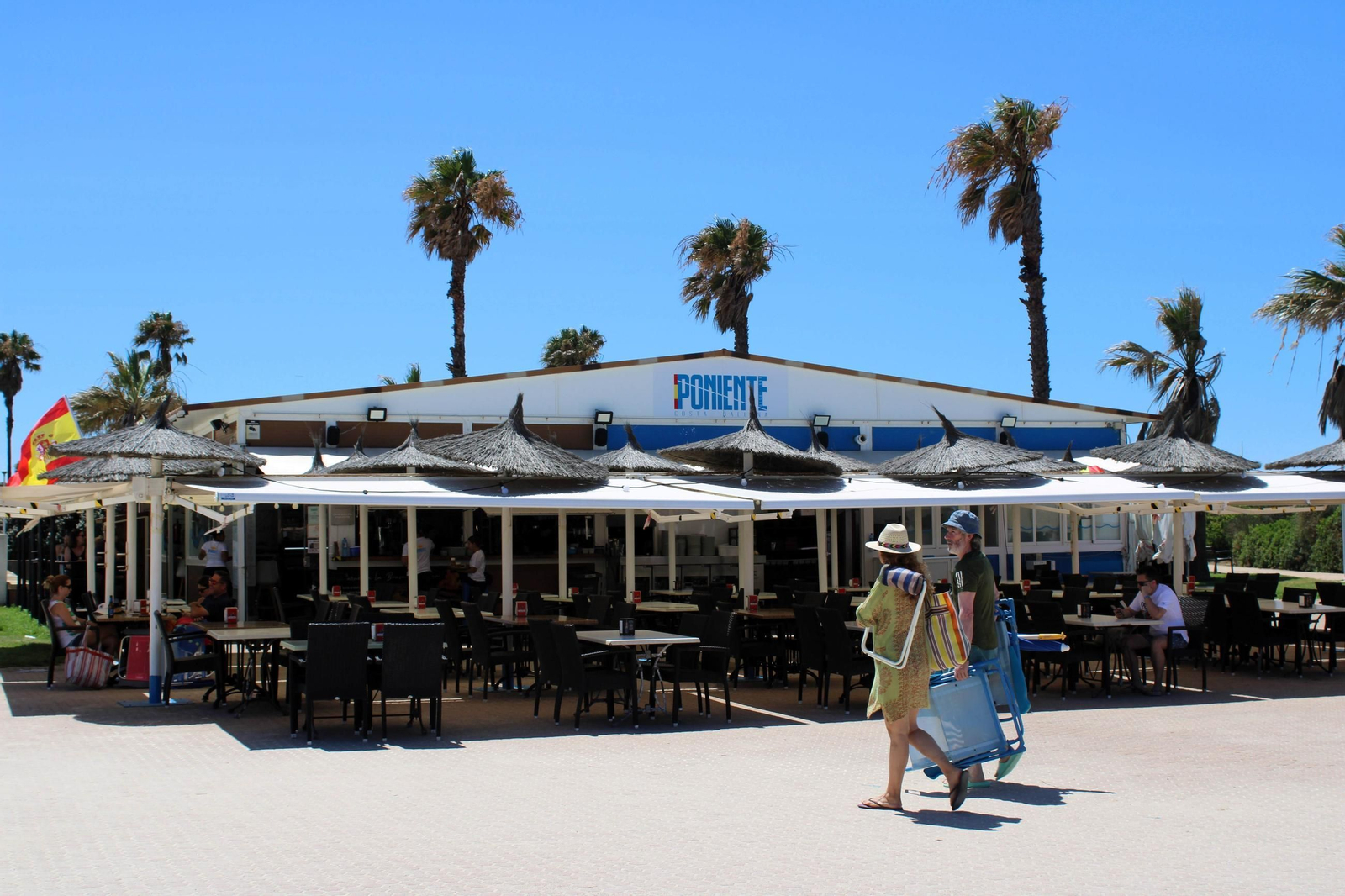 Restaurante Poniente, junto a la playa de Costa Ballena, en Rota..JPG Restaurante Poniente, junto a la playa de Costa Ballena, en Rota..JPG