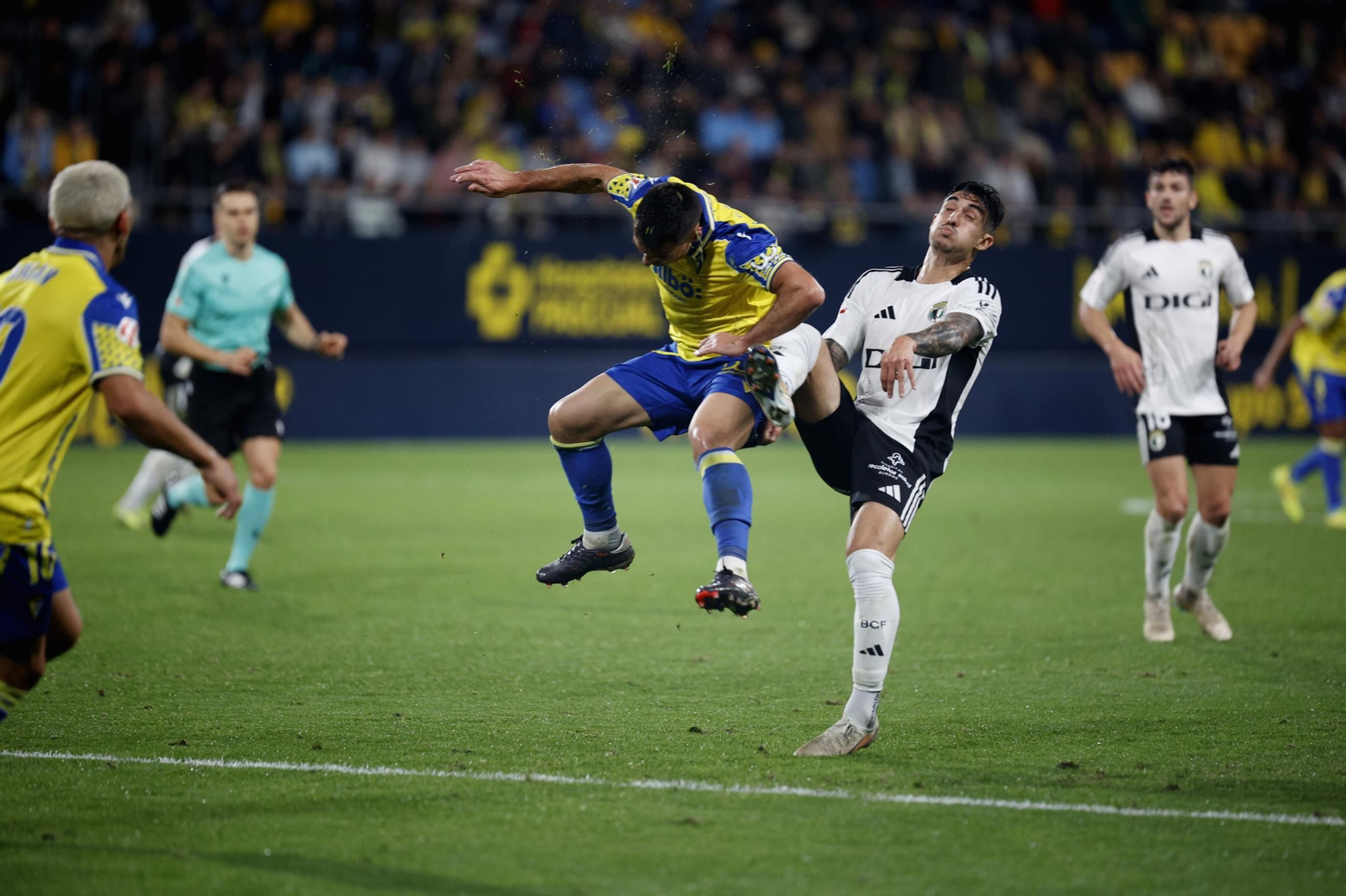 Las imágenes del partido de fútbol Cádiz CF - Burgos