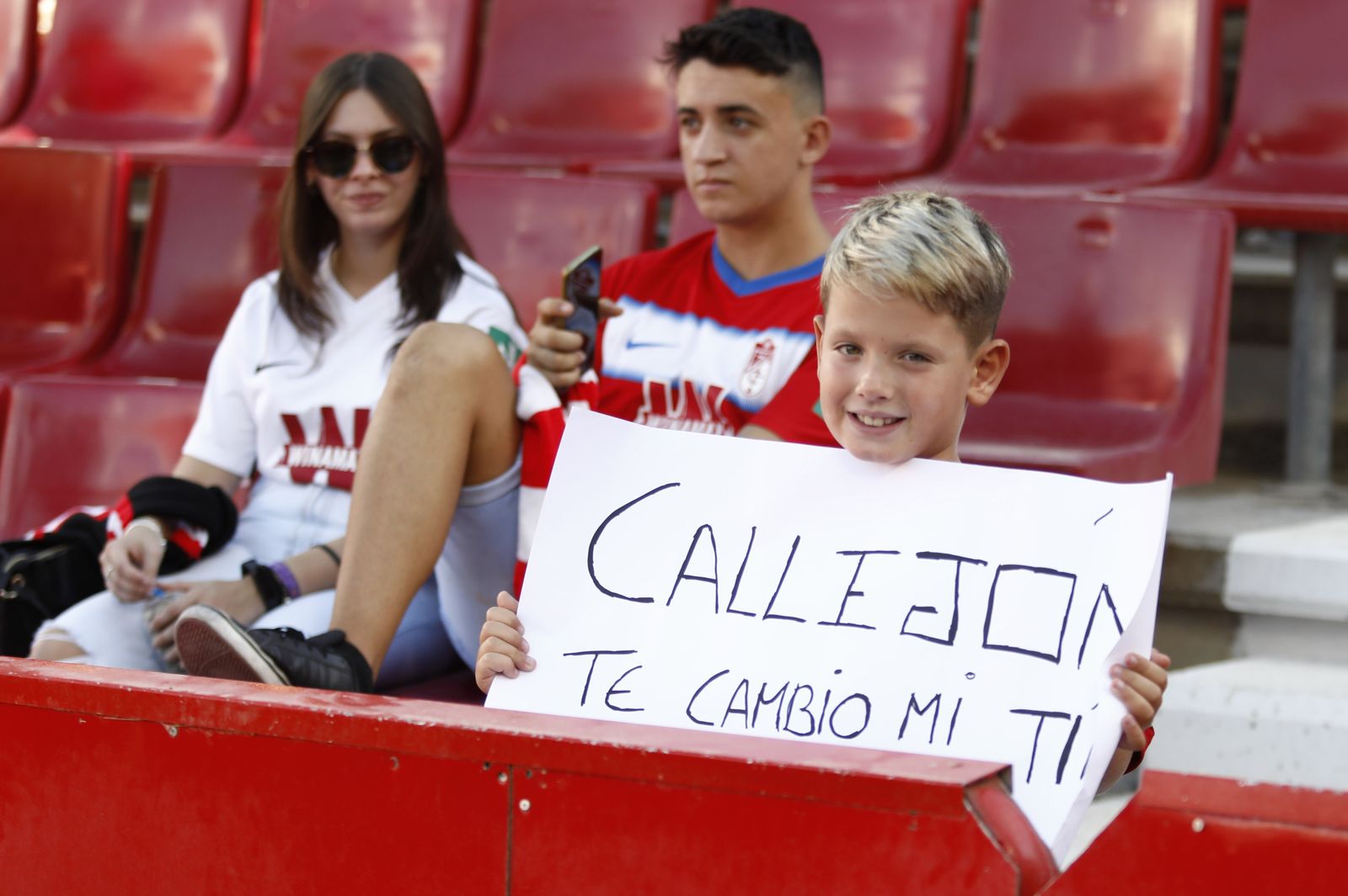 El Granada CF-Mirandés, en imágenes