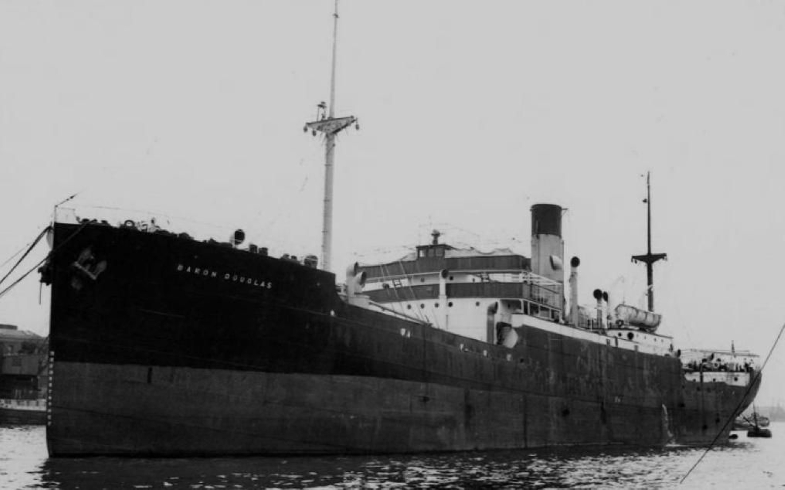 El 'SS Barón Douglas', de 3.899 toneladas, construido en Glasgow en 1932. Uno de los cuatro mercantes que quedó fuera de servicio como consecuencia de este primer ataque de los Gamma.