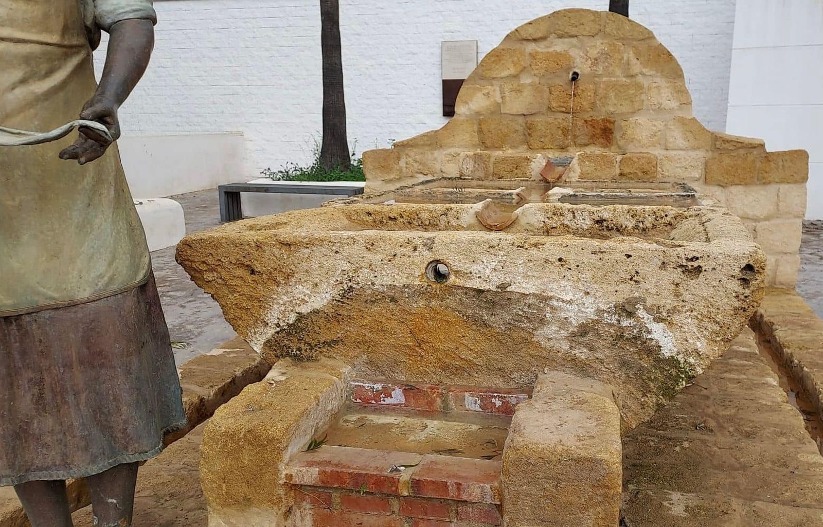 La fuente de la lavandera de Posadas, sin los caños.