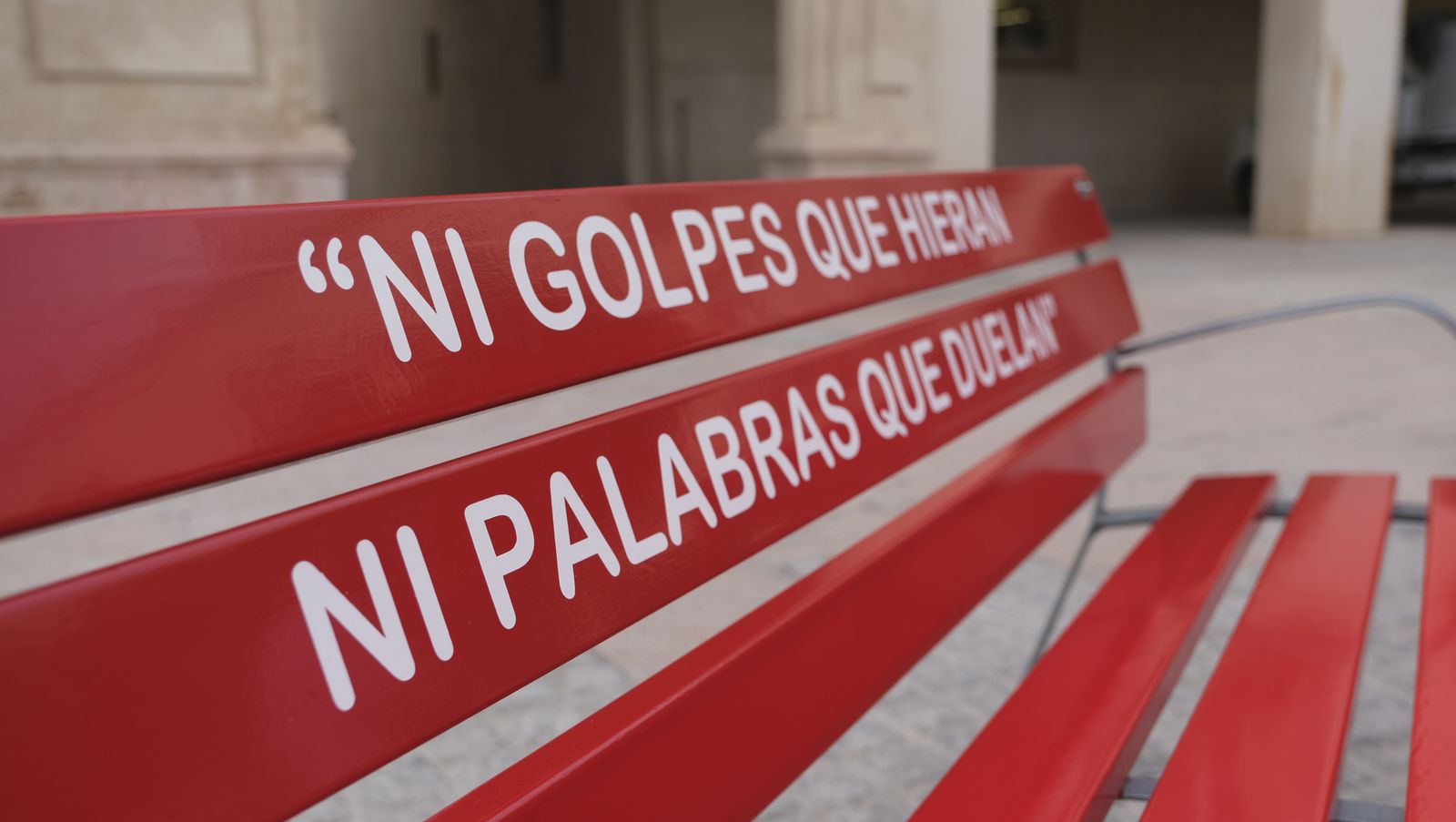 Imágenes de los actos en contra de la violencia de género, en Almería