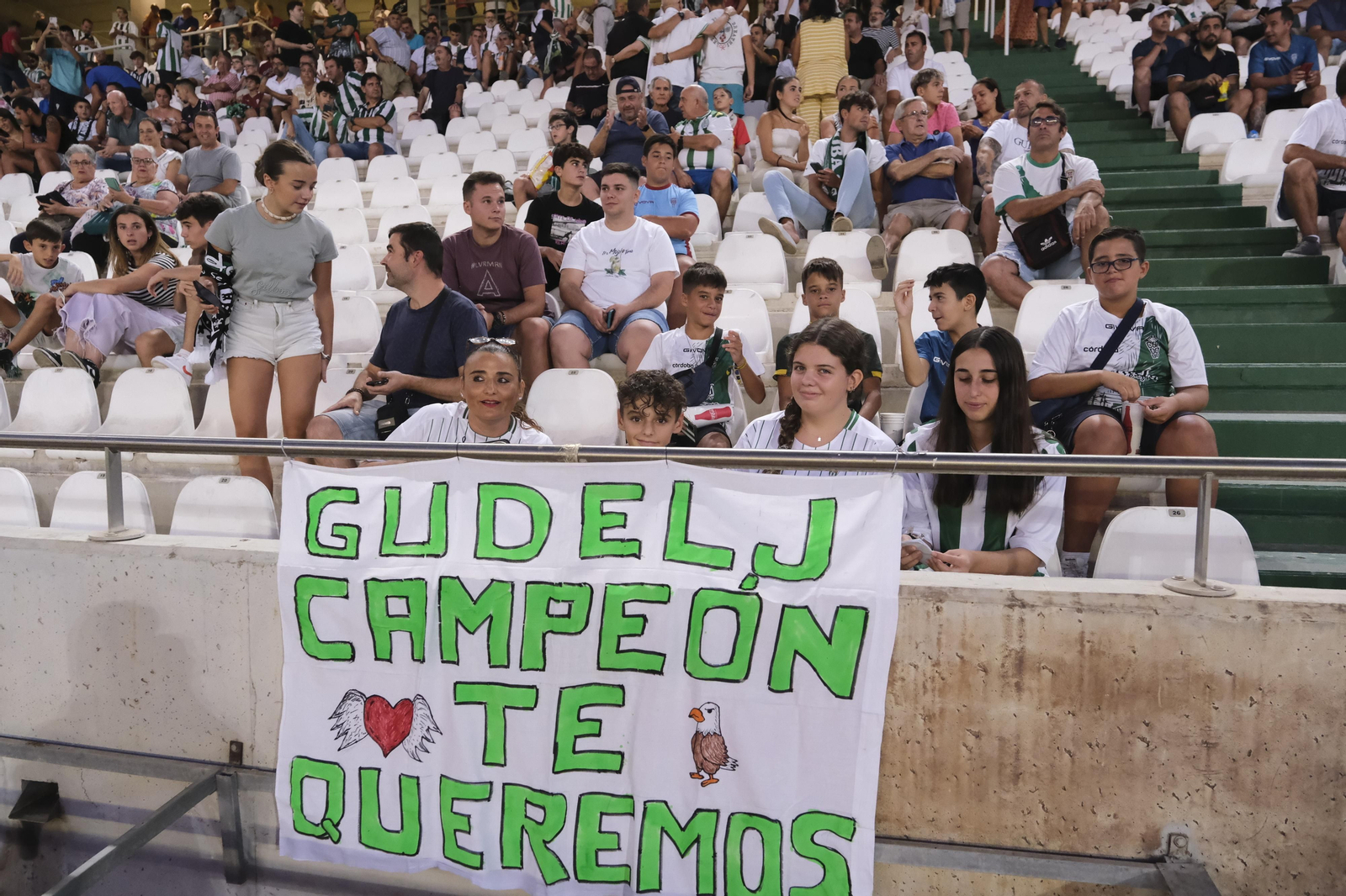 Las mejores fotos del ambiente en El Arcángel para el Córdoba CF - Ibiza