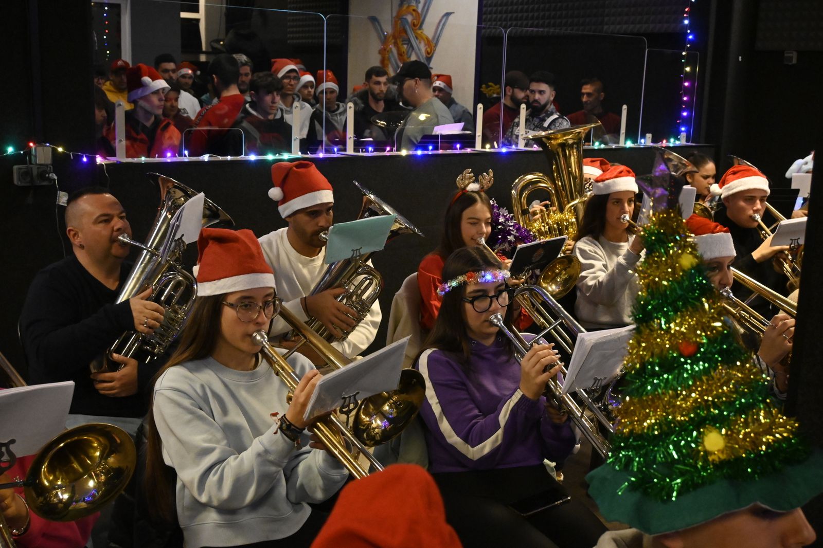 Ensayo preparatorio de la AM Santa Cruz para la cabalgata de Reyes Magos, en Imágenes