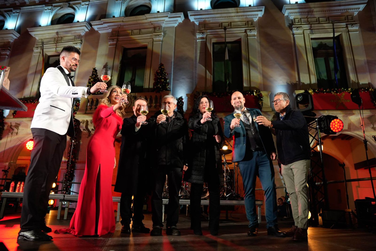 Almería despide con los 12 tomates cherry de la suerte el año 2025