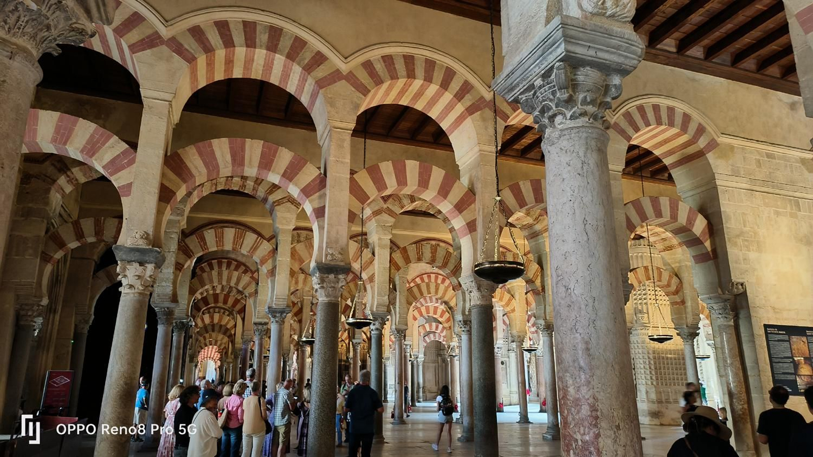 Foto de la Mezquita-Catedral de Córdoba tomada con el Oppo Reno 8 Pro