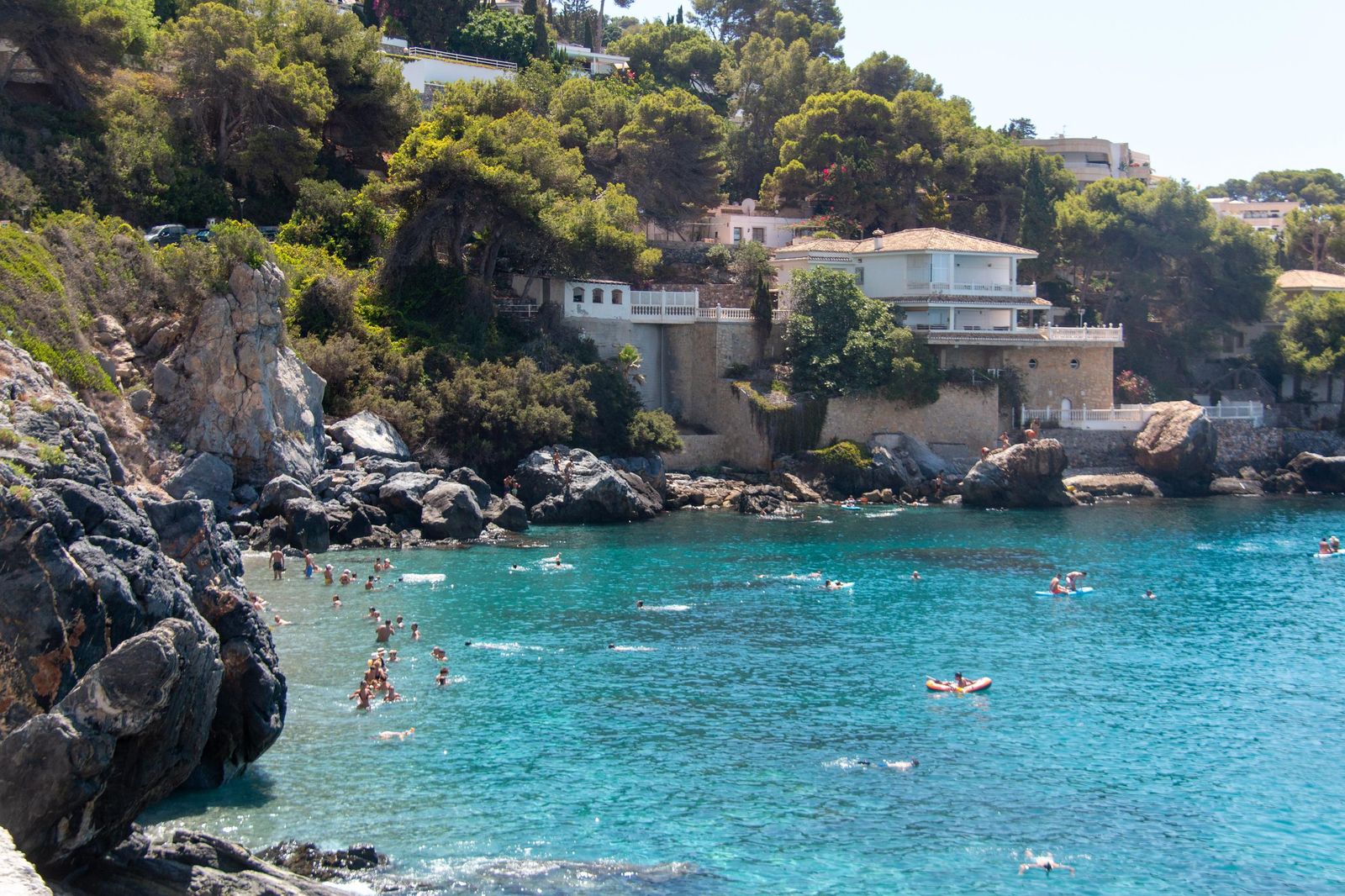 Playas llenas el 15 de agosto en la Costa Tropical