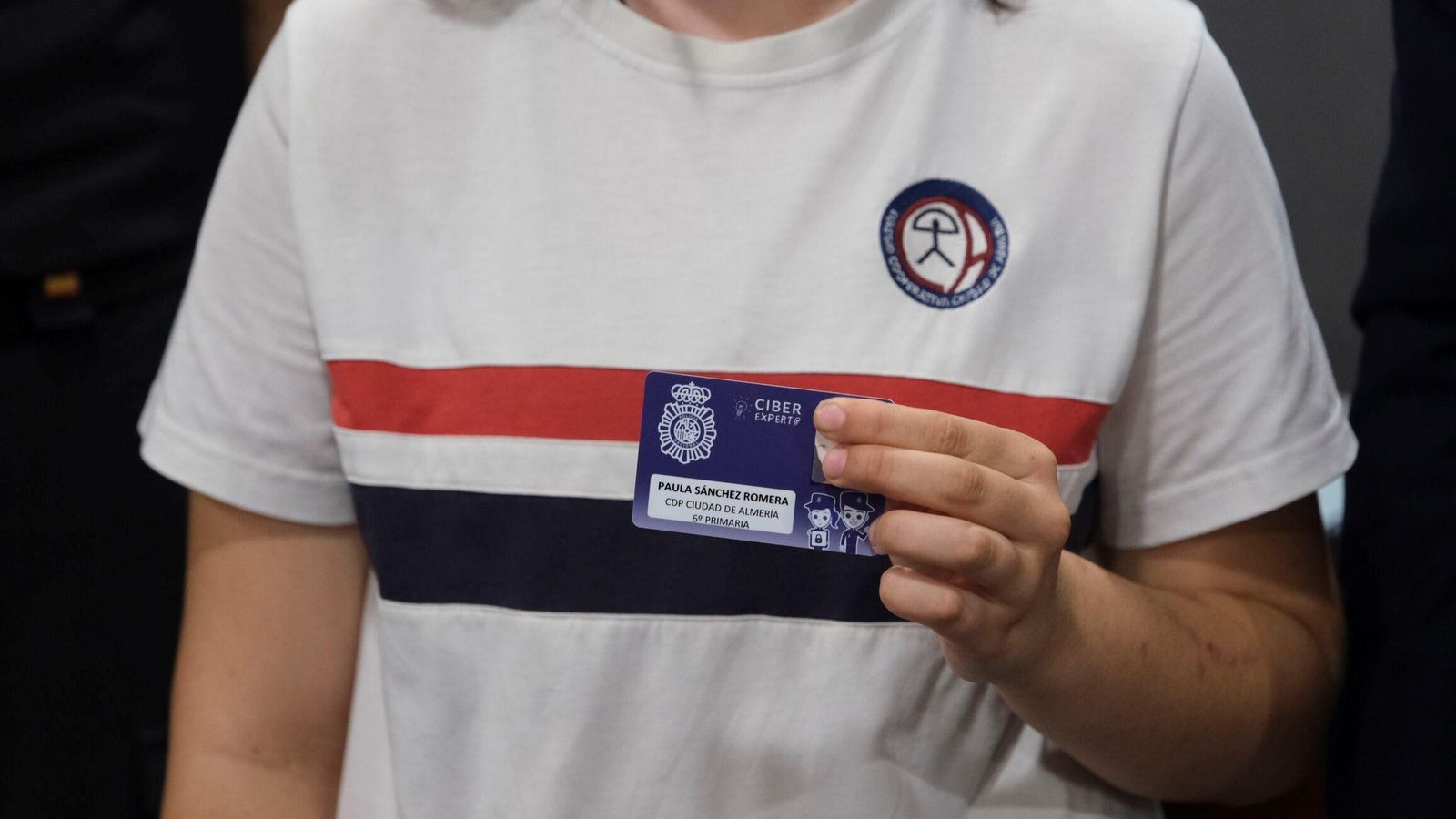 Carné de ciberexperto que han recibido los estudiantes de 6º de Primaria de Almería que han realizado el programa del Plan Director