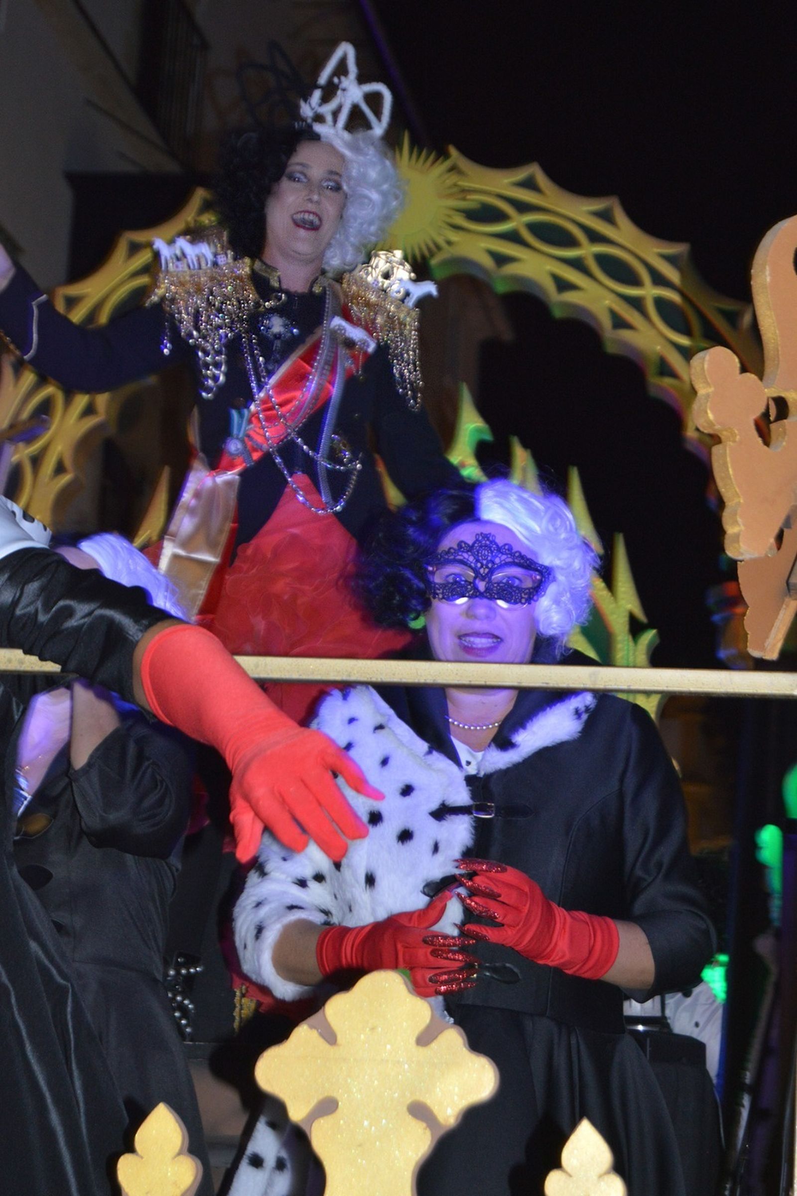 Búscate en la Cabalgata de Cruella de Vil en El Puerto