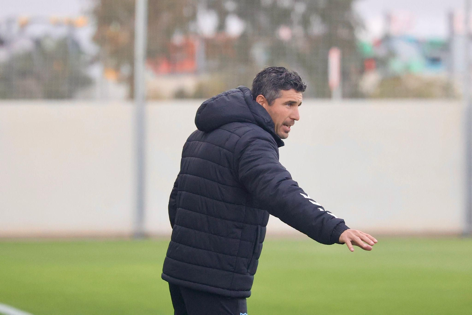 El Atlético Malagueño se da un festión ante el Porcuna para seguir líder (5-0)