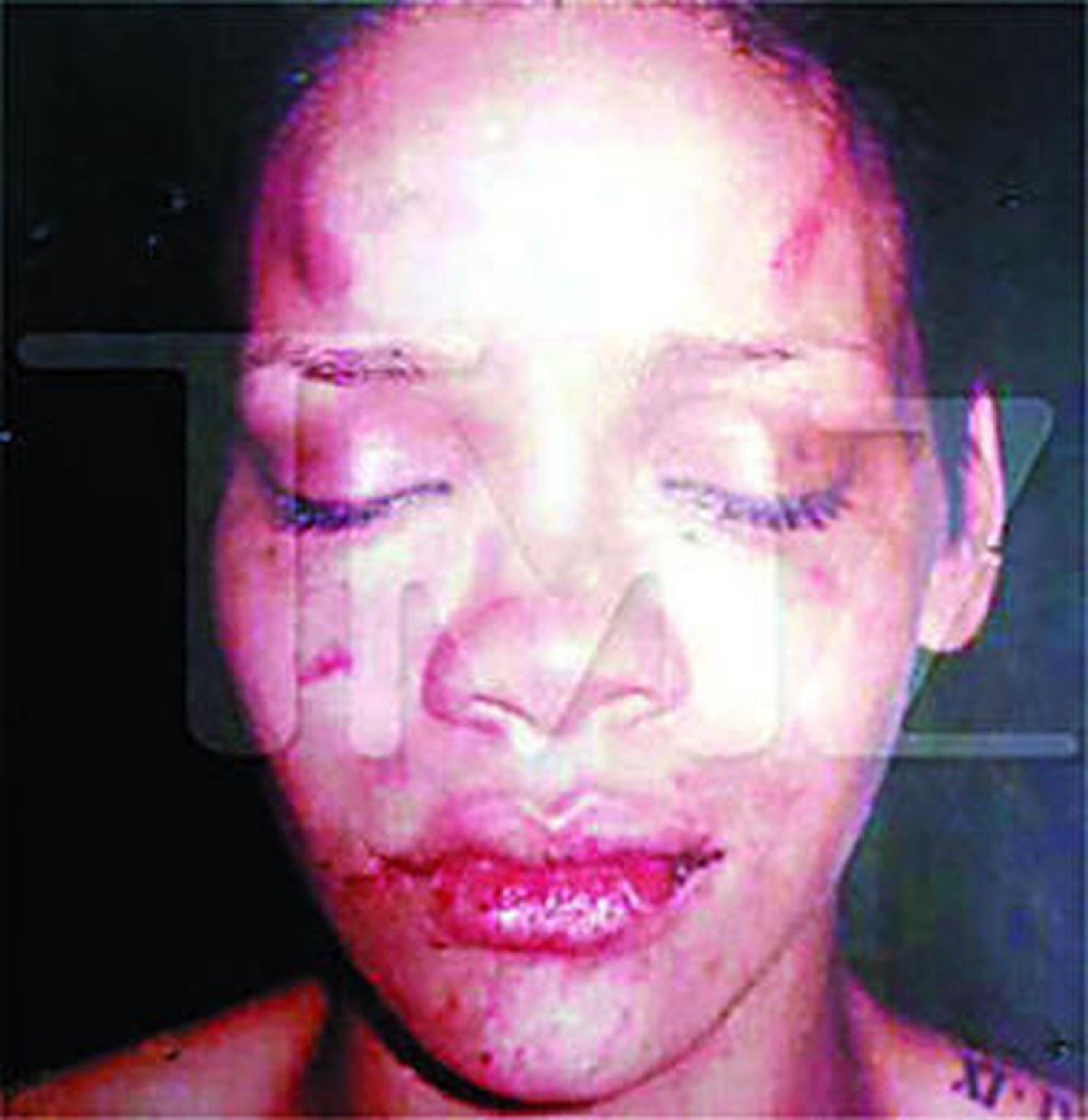 Filtran una foto de la agresión a Rihanna