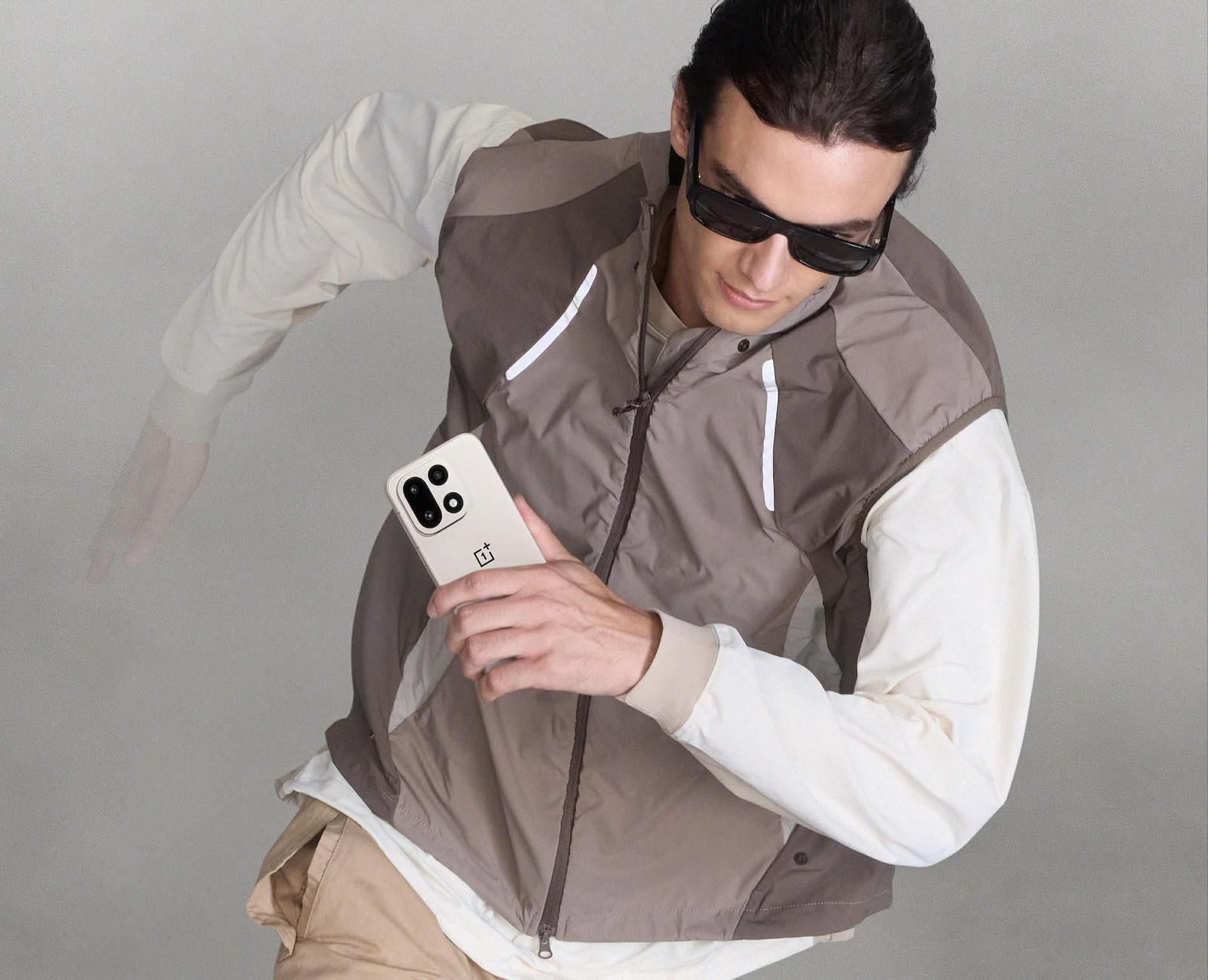 OnePlus 15 Sand Storm