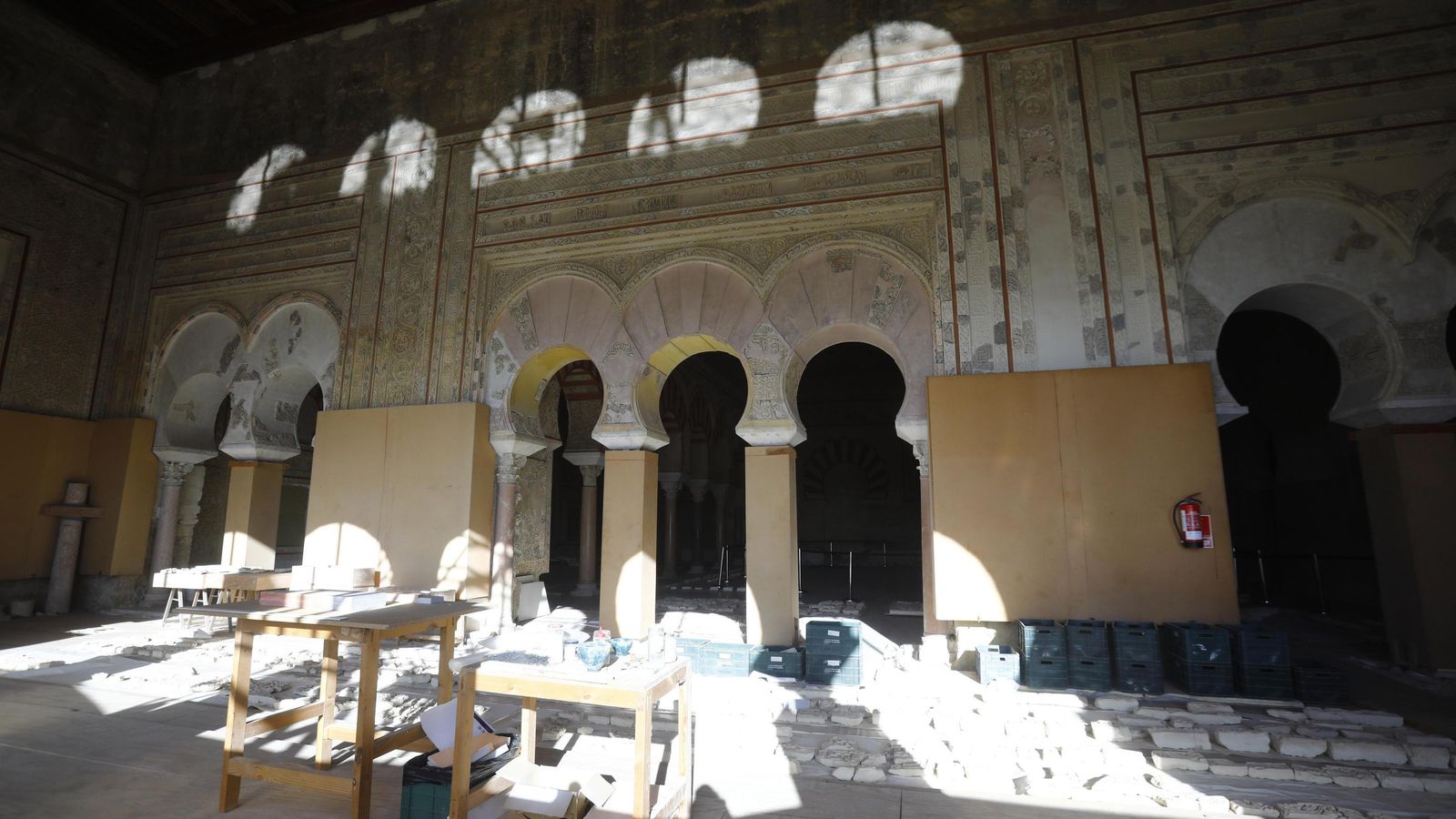 Interior del Salón Rico de Medina Azahara.