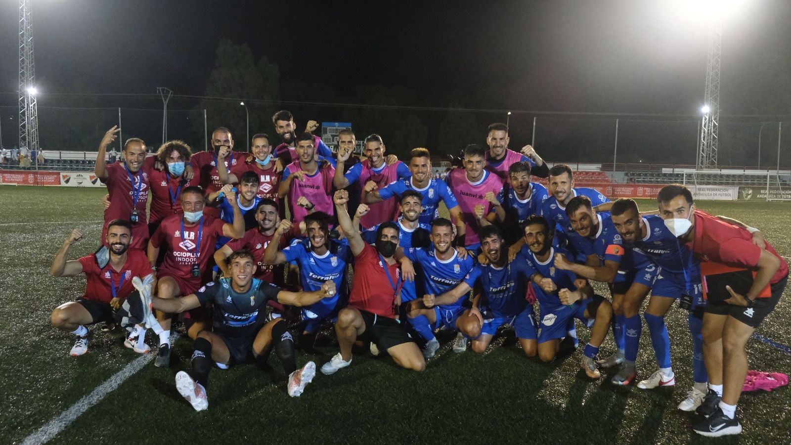 Celebrando el pase a la final de la Copa RFAF.