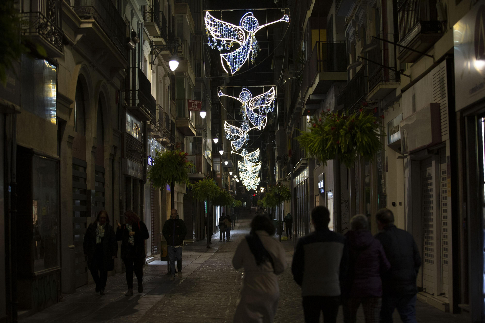 Granada enciende su Navidad: así lucen las calles