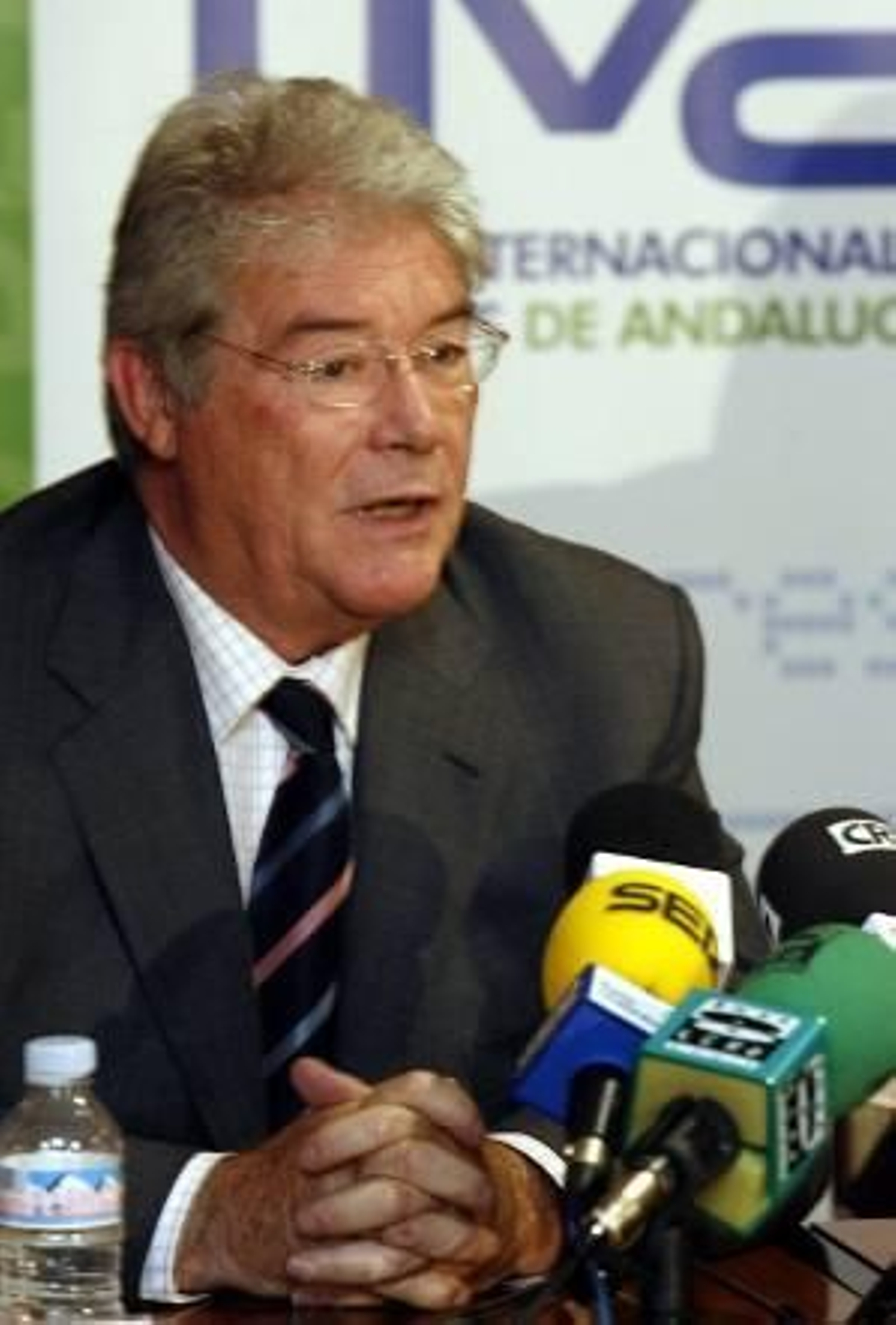 El juez inicia la investigación al ex presidente de Invercaria, pero no lo imputa por el momento