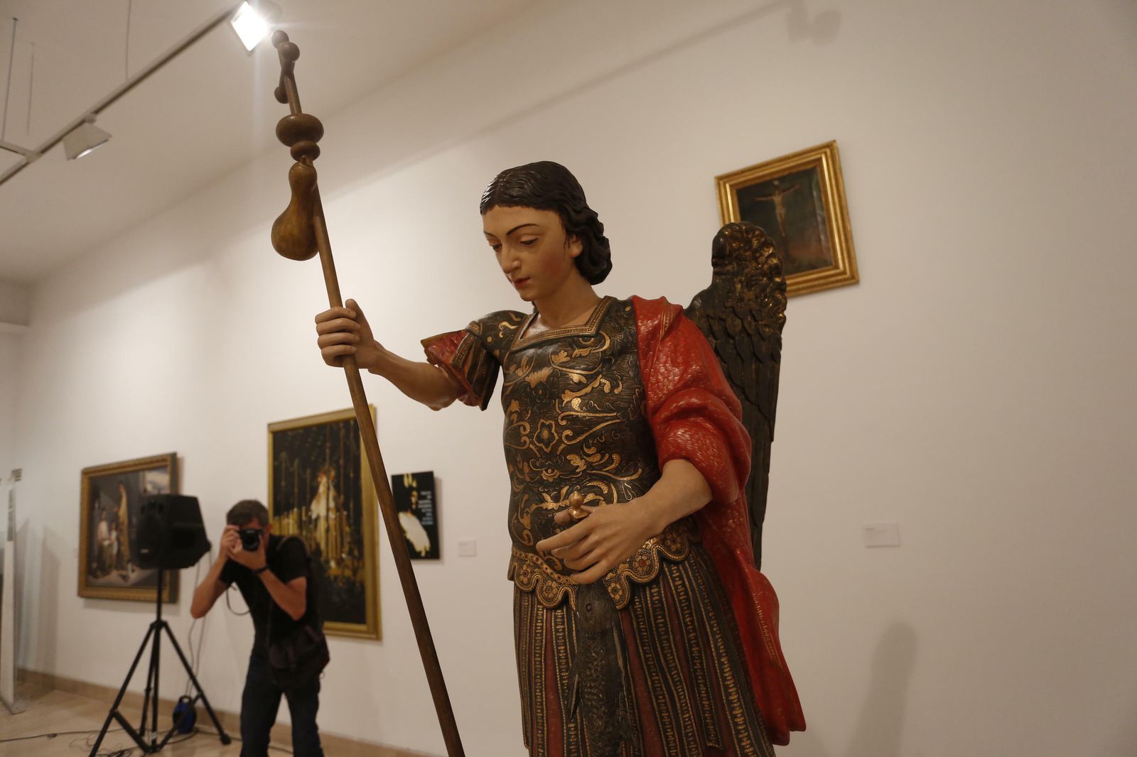 'San Rafael', talla del arcángel atribuida a Torcuato Ruiz del Peral.