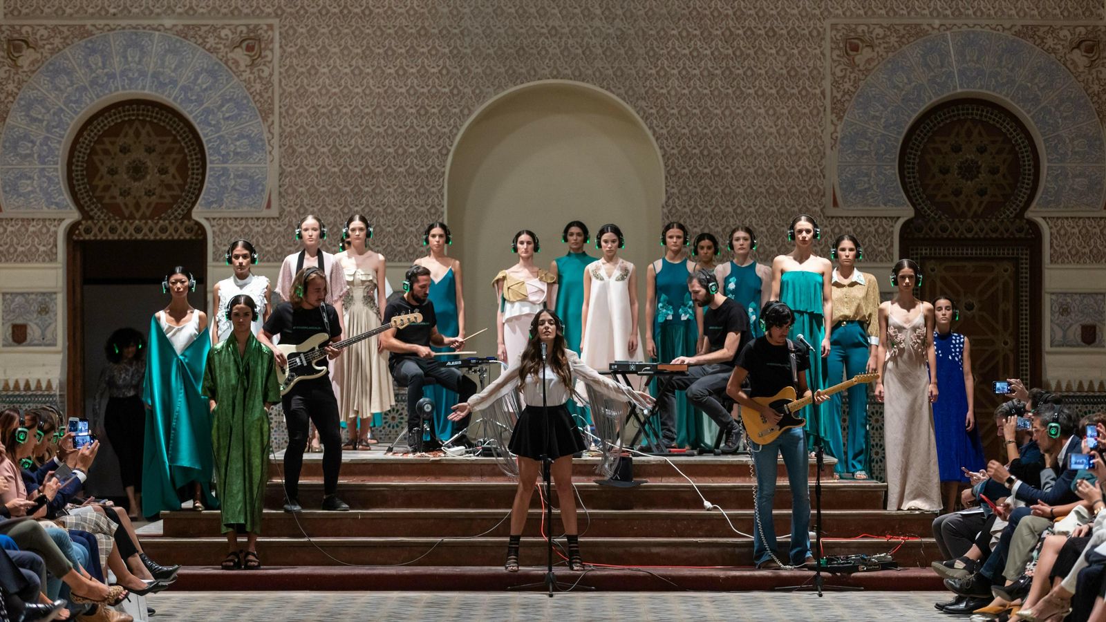 Actuación en el Colegio Máximo que acompañó el desfile