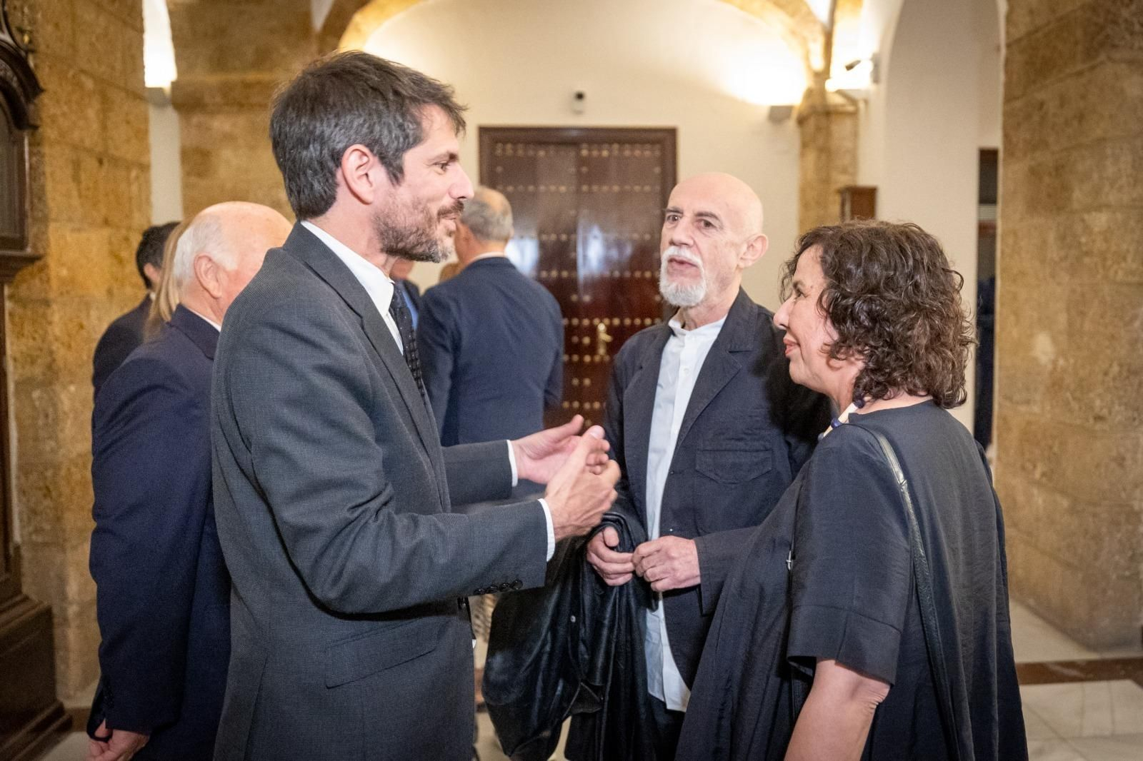 Las imágenes de la cena de los premiados con la Medalla de Oro de las Bellas Artes en la Diputación de  Cádiz