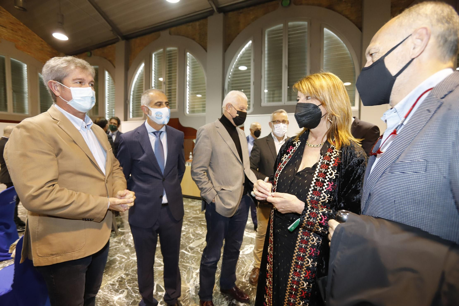 Imágenes de las jornadas del encuentro ‘Pasado, presente y futuro de la Minería Metálica en Huelva’,  en las cocheras del Puerto