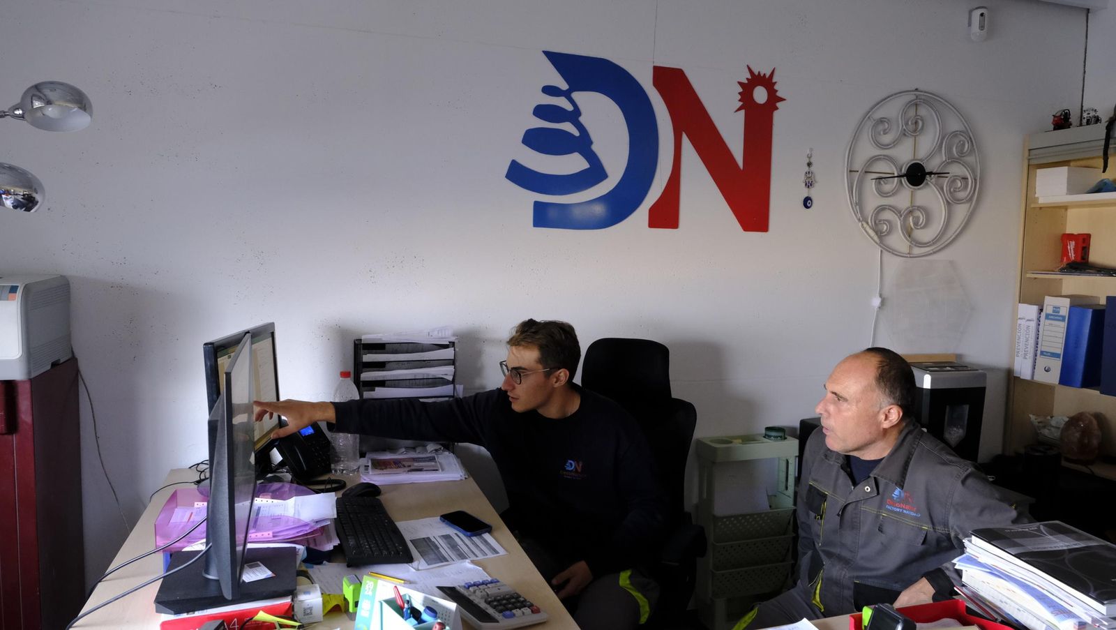 Desde Huécija a todo el mundo, Deconature, alegra la navidad con sus luces, en imágenes