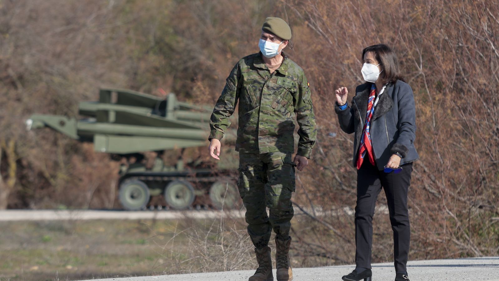 La visita de la ministra de Defensa al Copero.