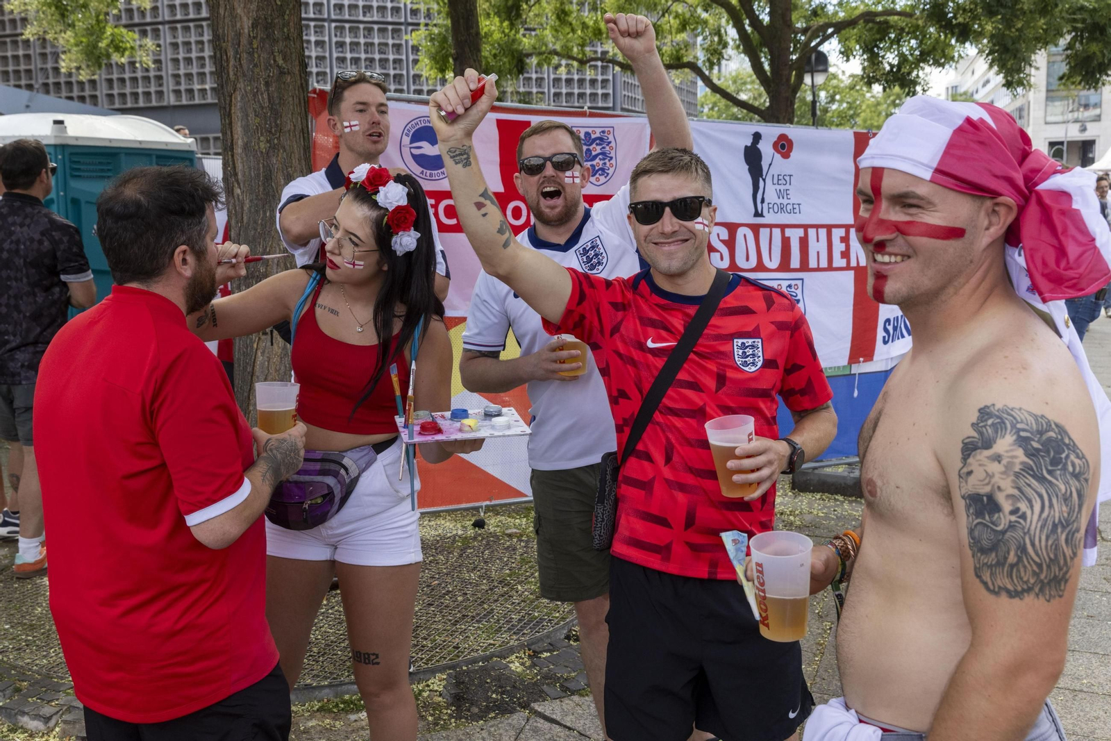 Las fotos de los aficionados de España e Inglaterra antes de la final