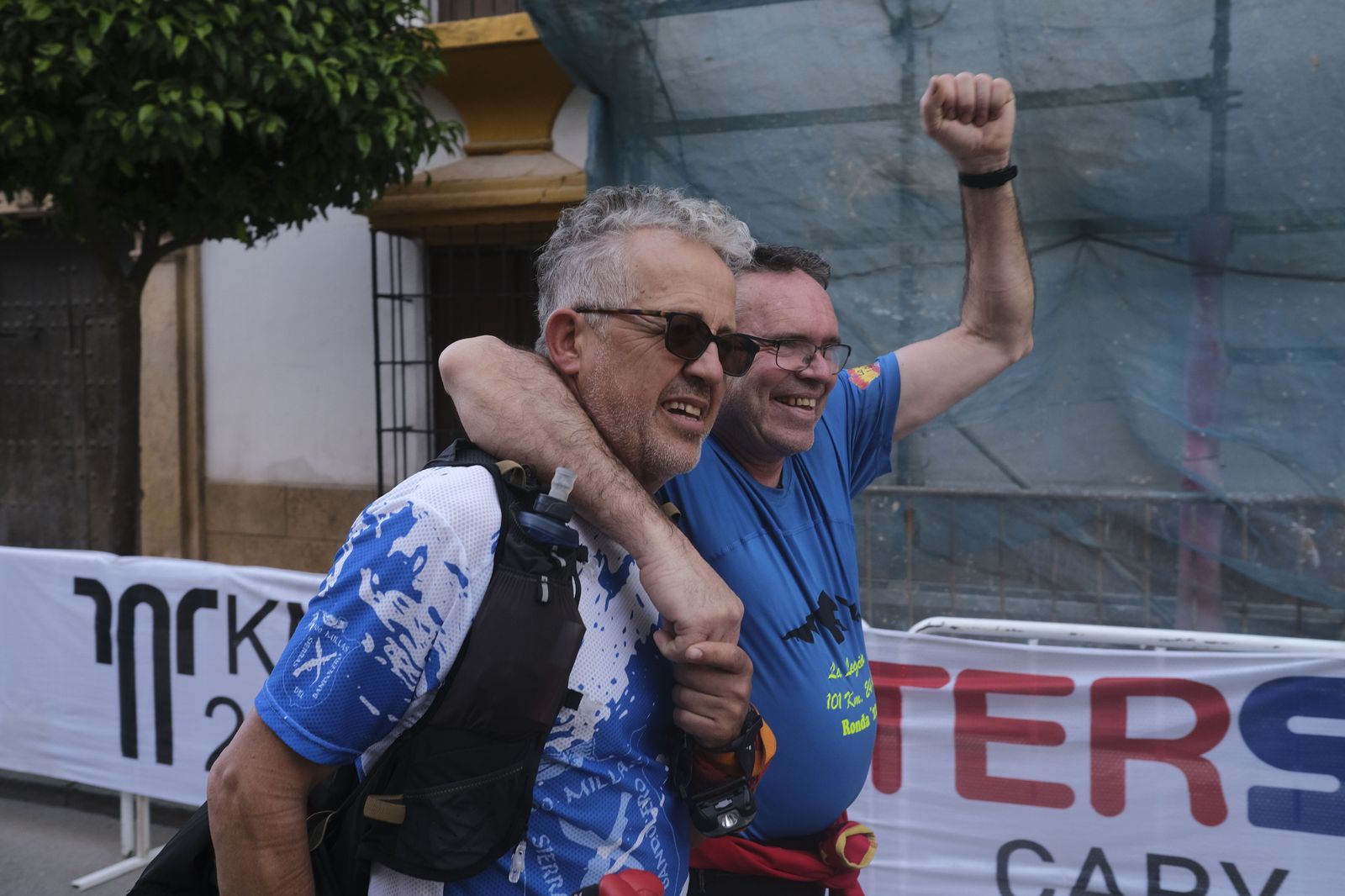 Cierre de la meta de los 101 kilómetros de la Legión, en fotos.