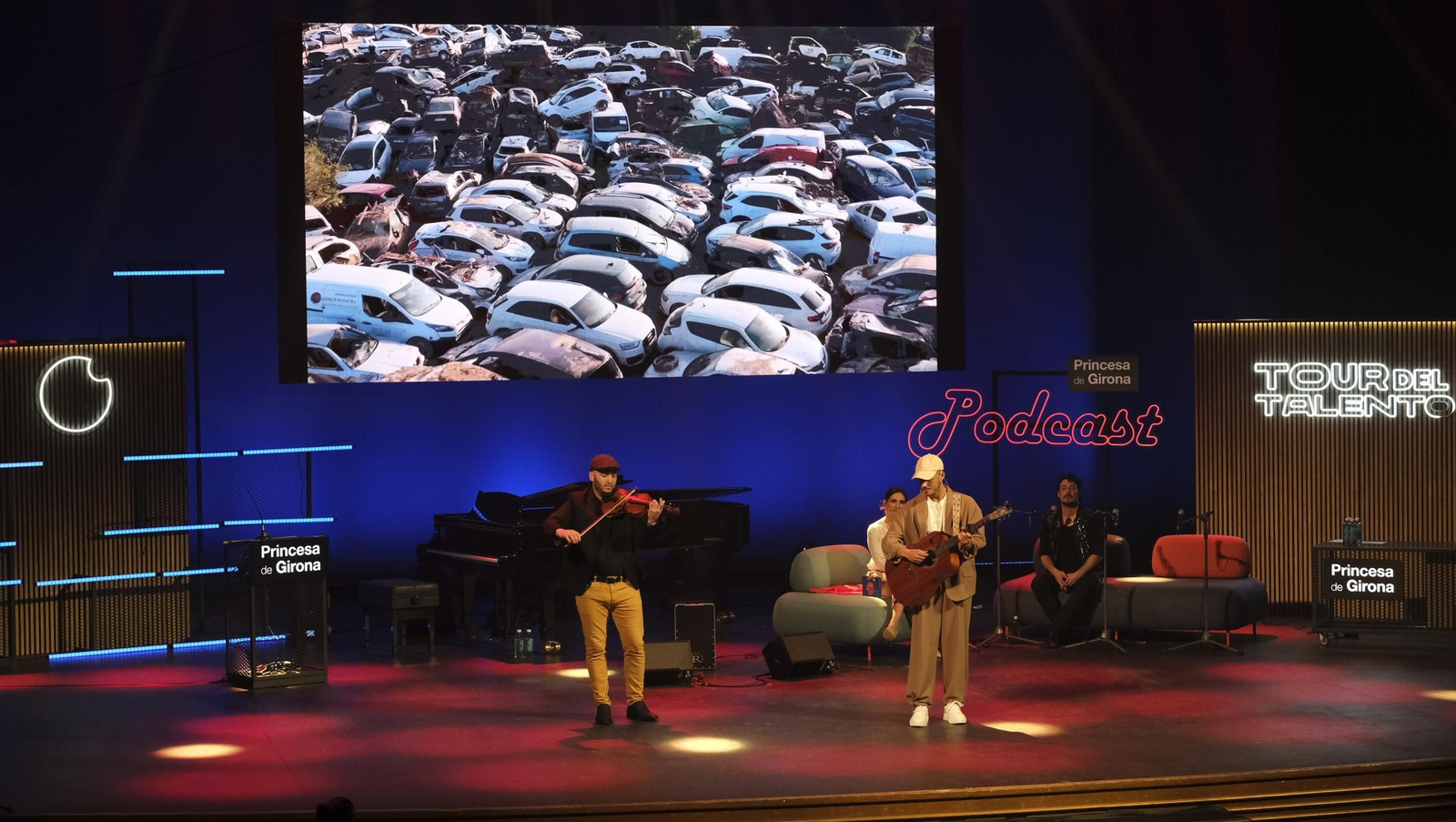 Imágenes de la Reina Letizia en el Tour del Talento en Almería