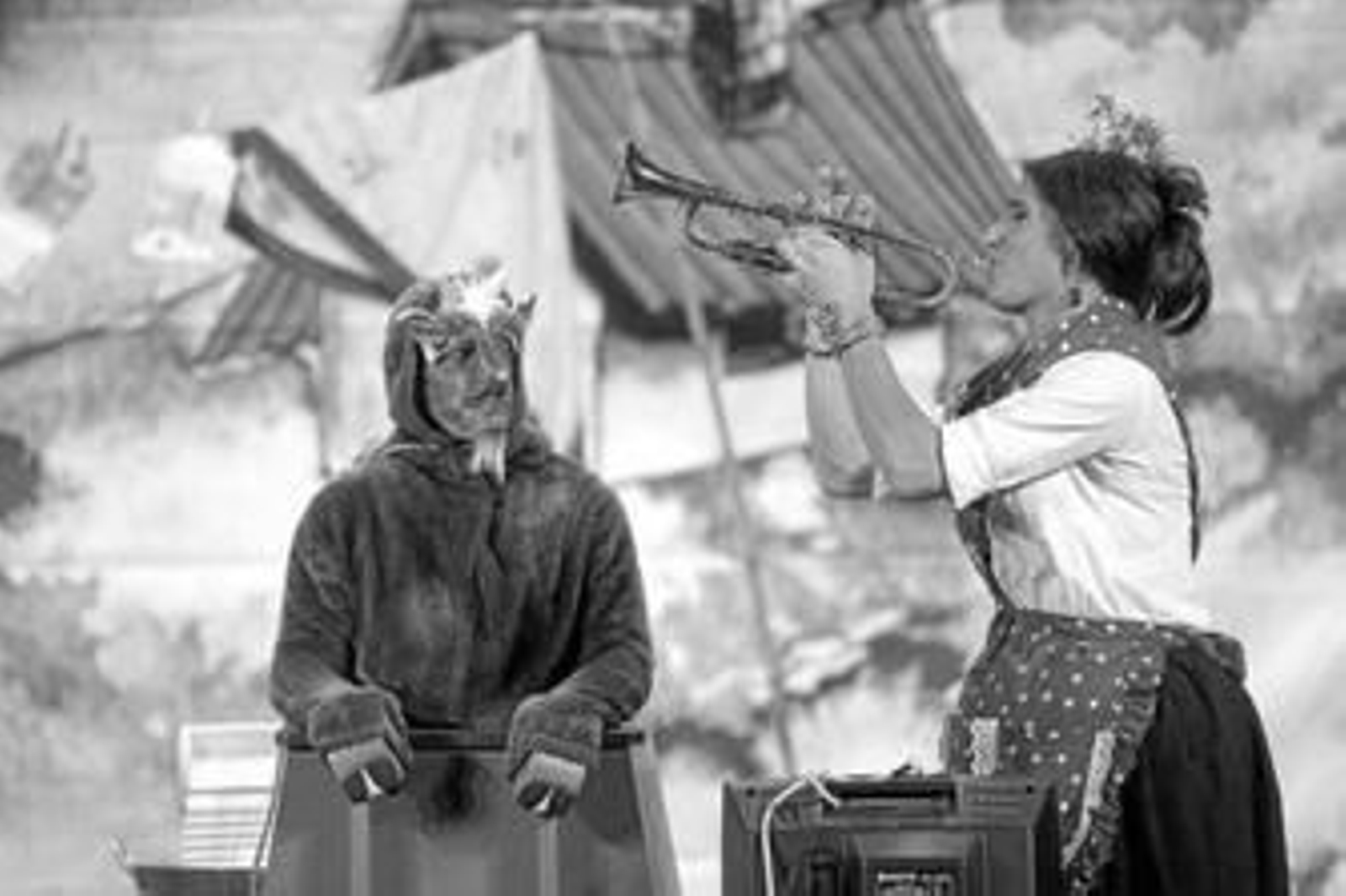 Dos integrantes del cuarteto 'Chanel a los cuatro', durante la final de 2007 en Cádiz.