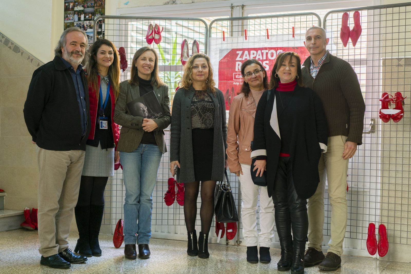 La delegada de Educación, Francisca Fernández, en su visita al centro de la capital.