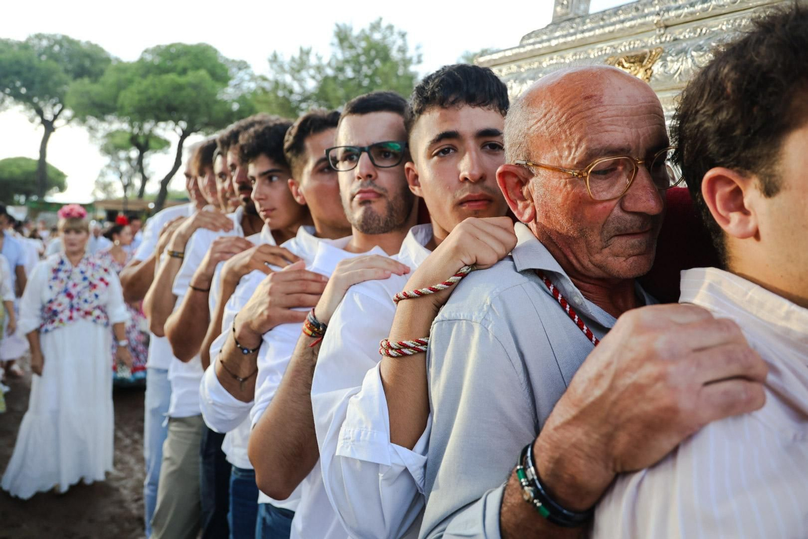 Imágenes de la procesión de Nuestra Señora de los Milagros, patrona de Palos de la Frontera, en la romería en el pinar de La Rábida