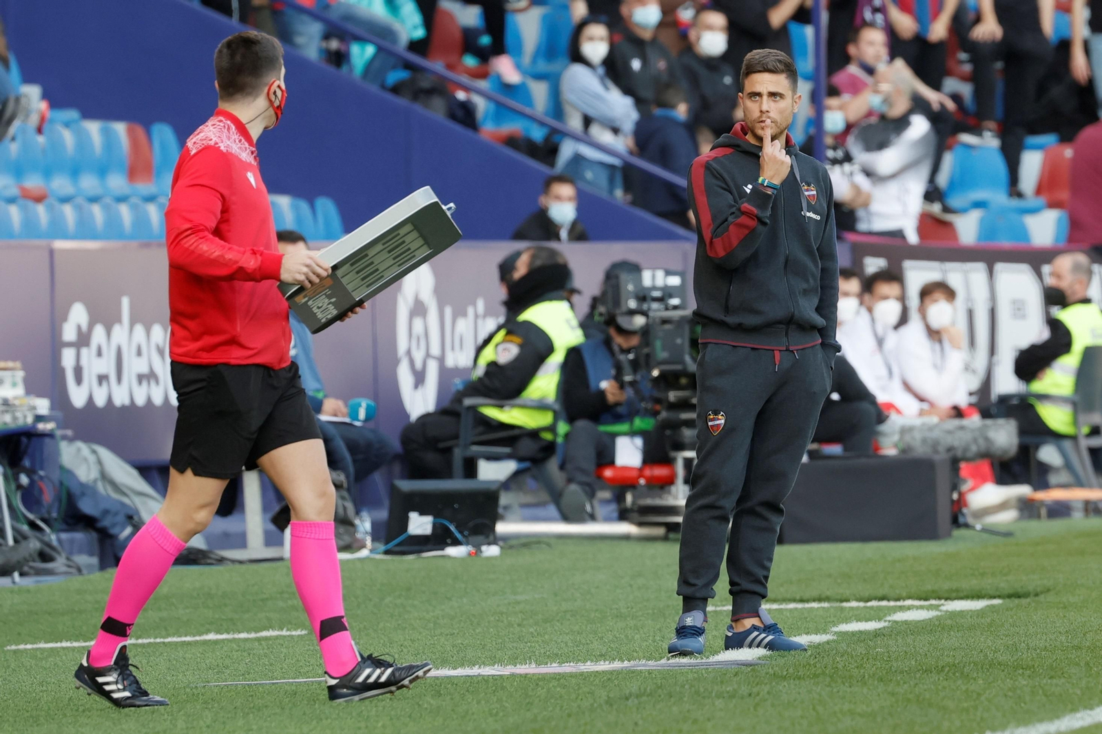 Las imágenes del Levante-Cádiz CF