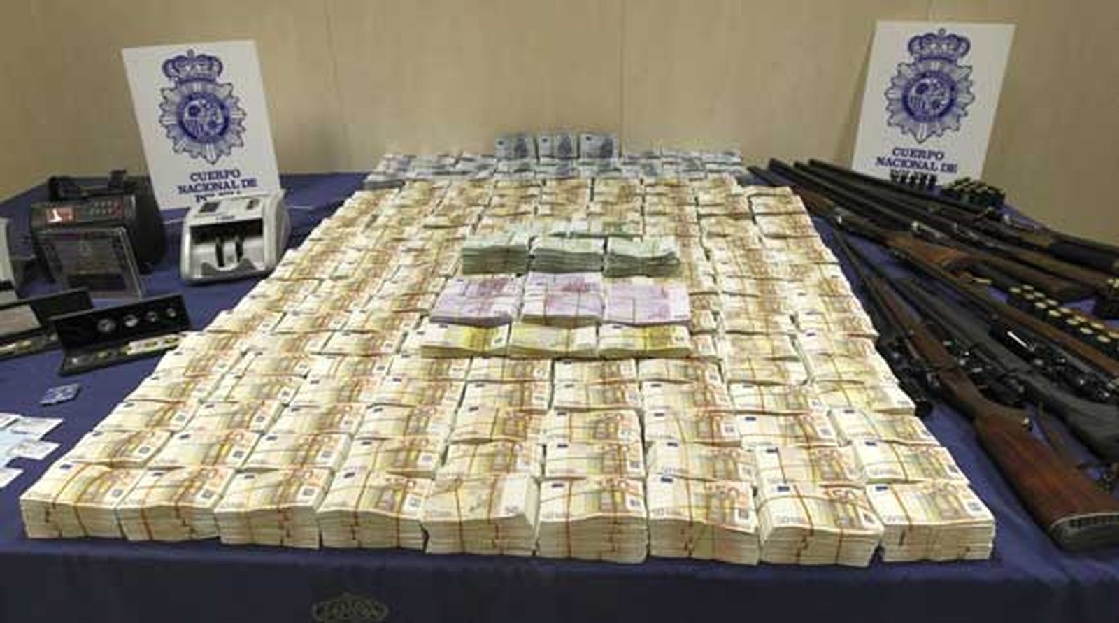 El juez envía a prisión a otros 15 detenidos en la 'operación Emperador'