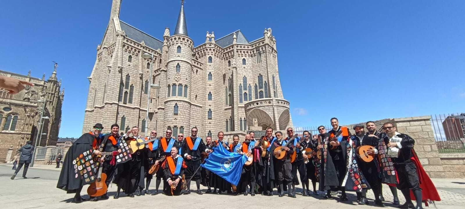 La Tuna de Ciencias Sociales y de la Comunicación de Jerez. La Tuna de Ciencias Sociales y de la Comunicación de Jerez.