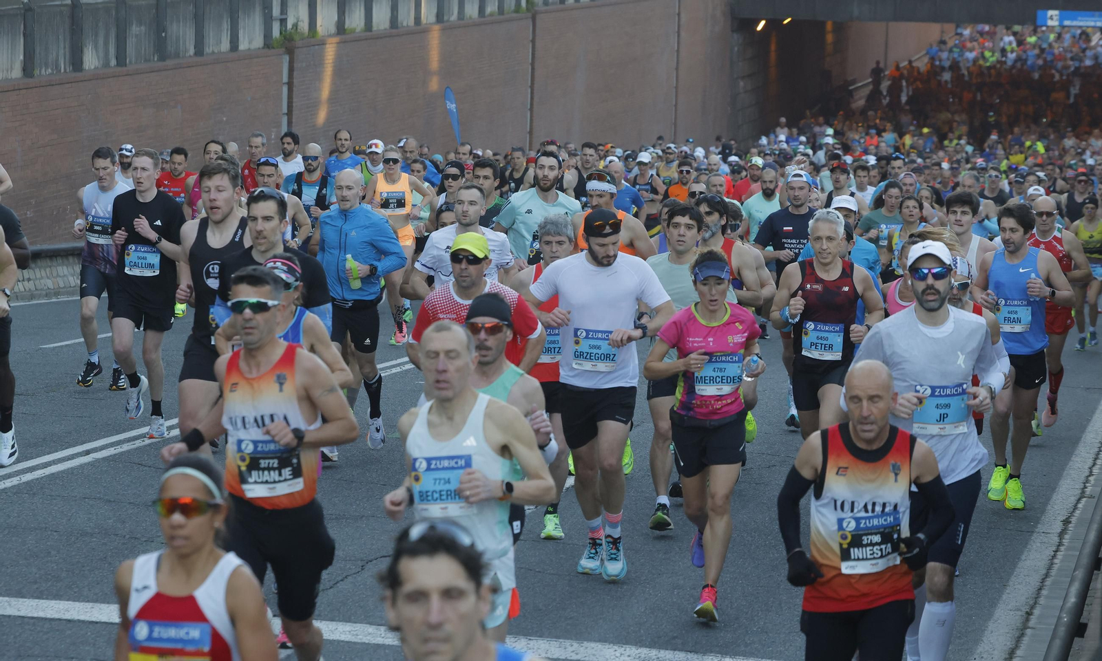 Búscate en el Zurich Maratón de Sevilla 2025