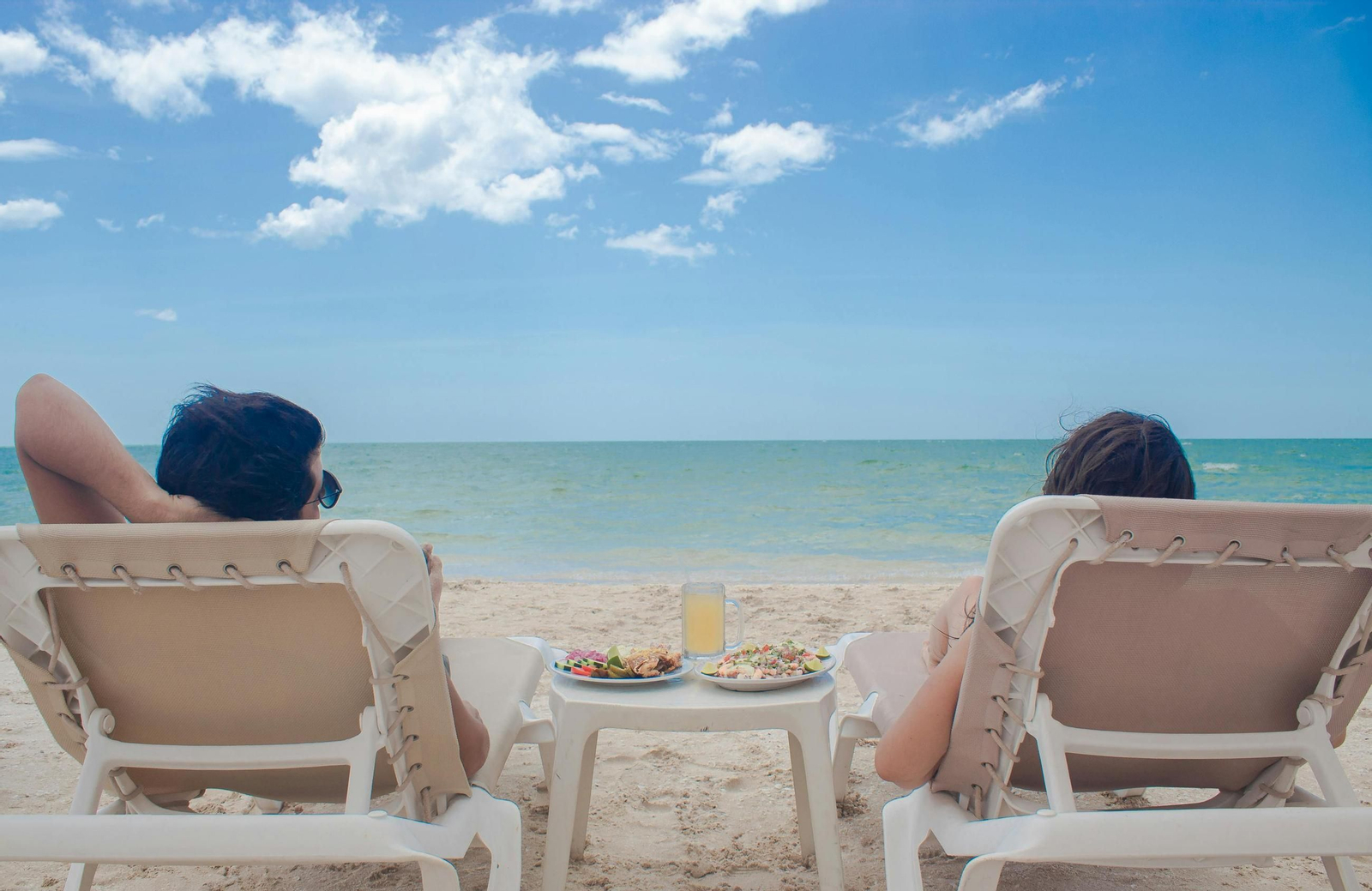 Comida junto al mar