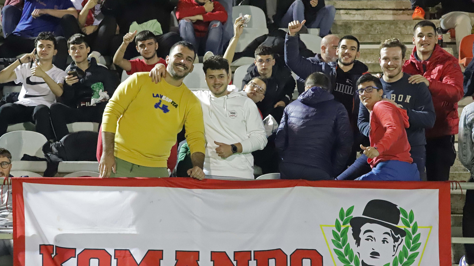 Fotos de la afición durante el Clásico en el Nuevo Mirador