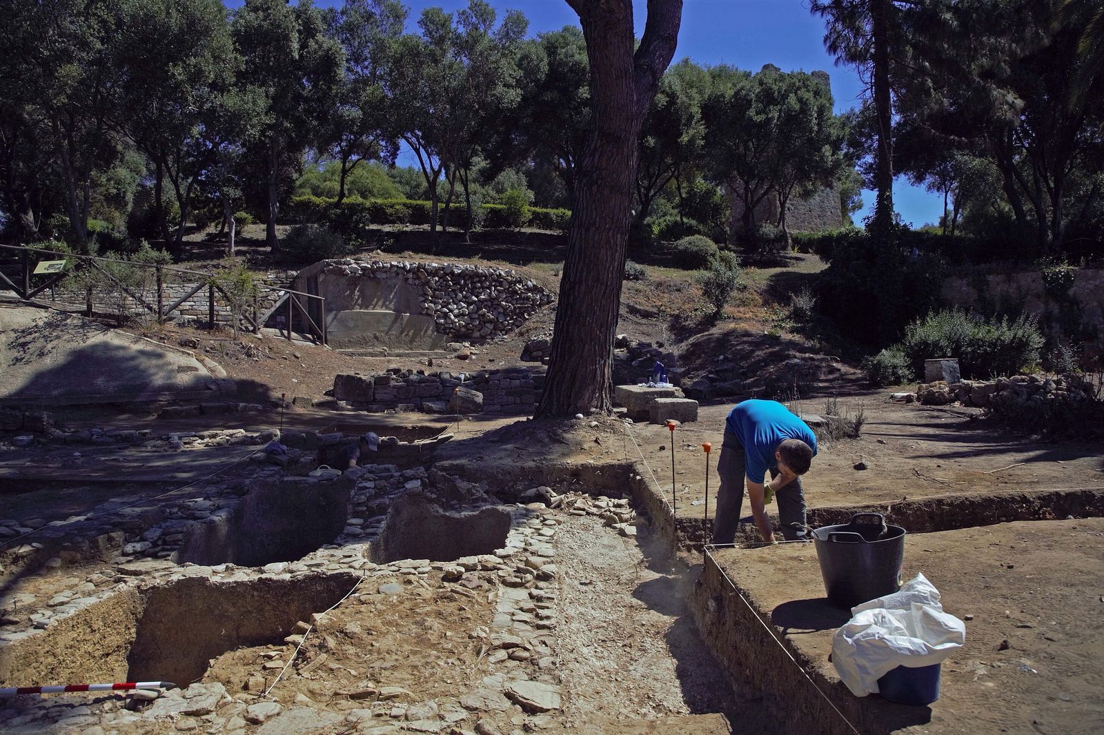 Una excavación en el yacimiento arqueológico de Carteia.