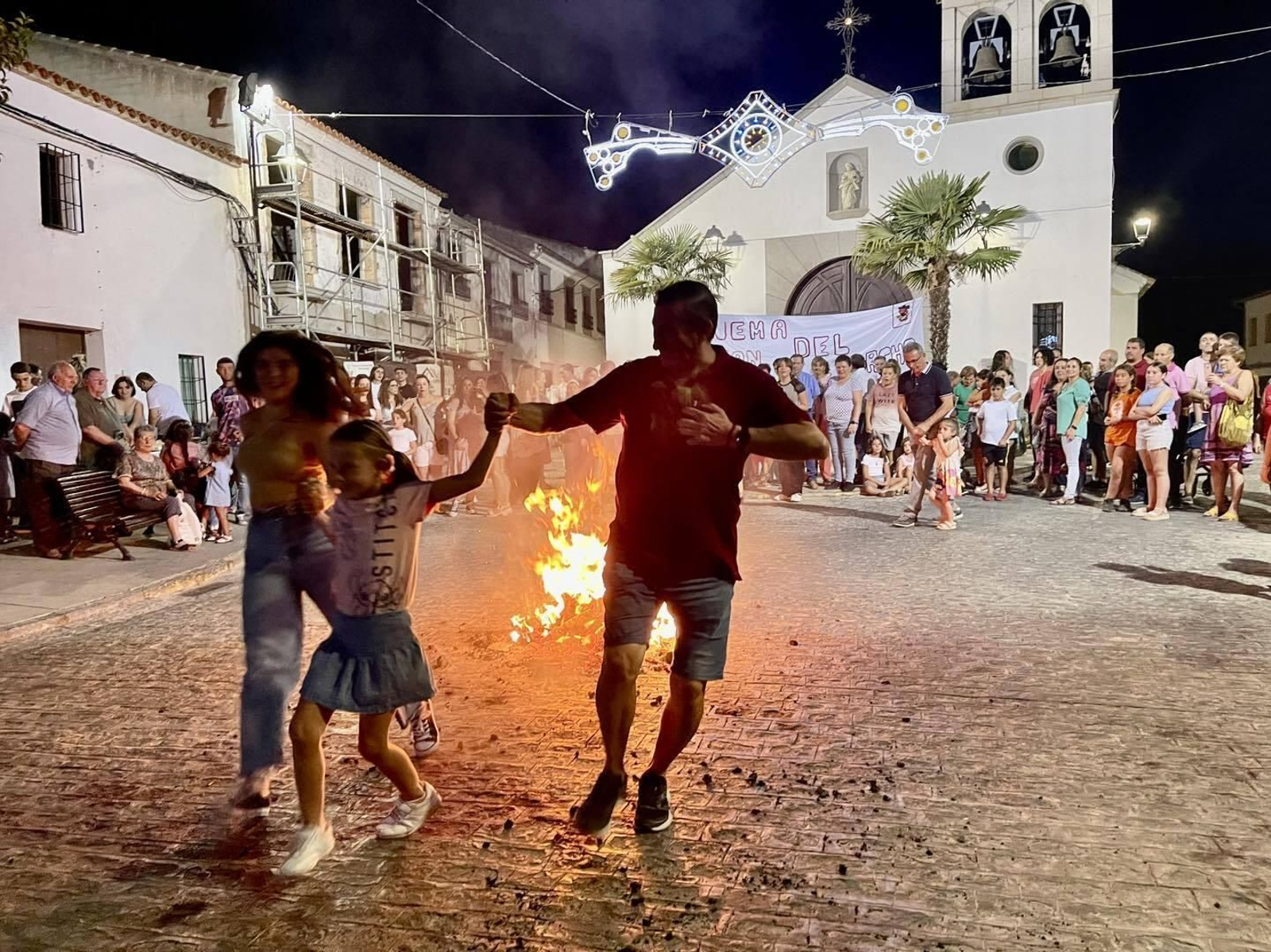La quema de corcho por San Bartolomé en Pozoblanco, en fotografías La quema de corcho por San Bartolomé en Pozoblanco, en fotografías