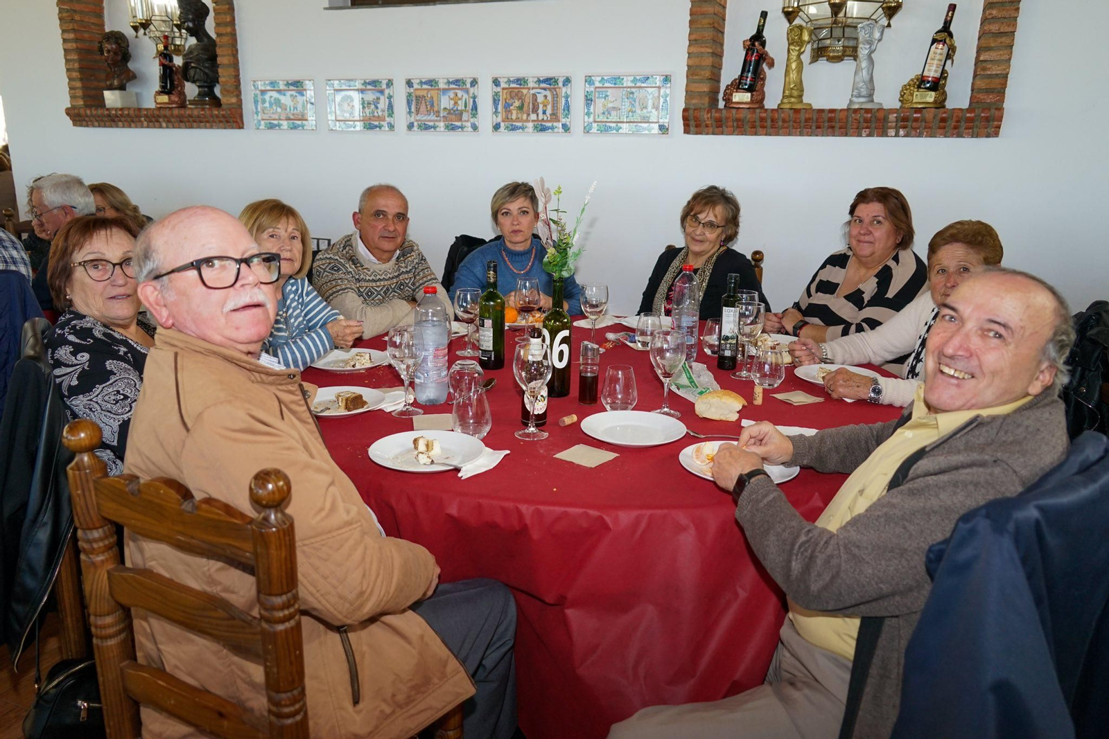 300 mayores de Vícar celebran las fiestas por todo lo alto en la Bodega Cuatro Vientos de Murta