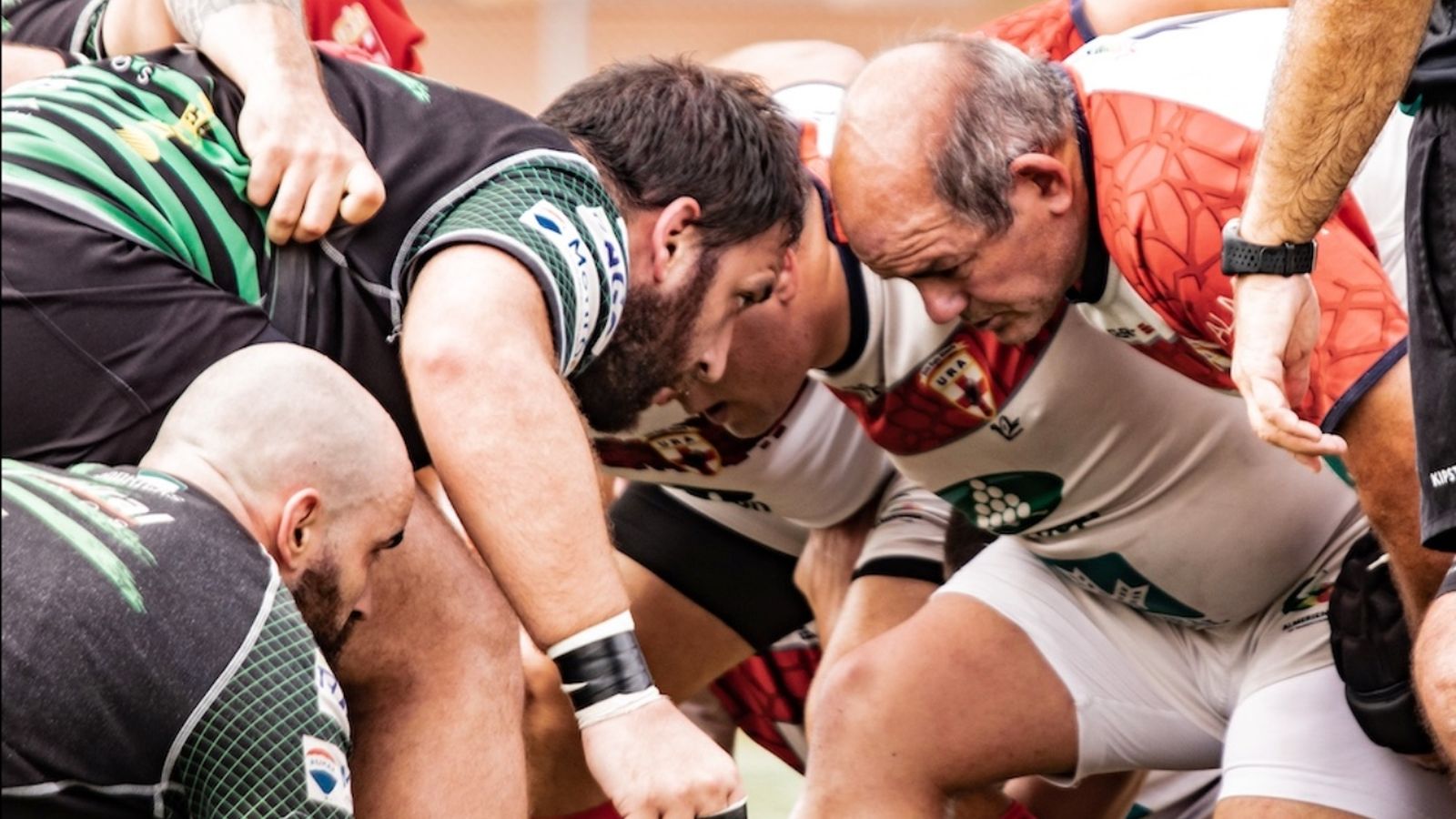 Instantánea del partido entre Unión Rugby Almería y CD Rugby Mairena, saldada con victoria sevillana.