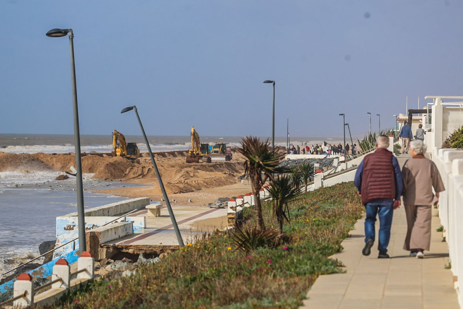 Fotografías del aporte de arena a la playa de Matalascañas