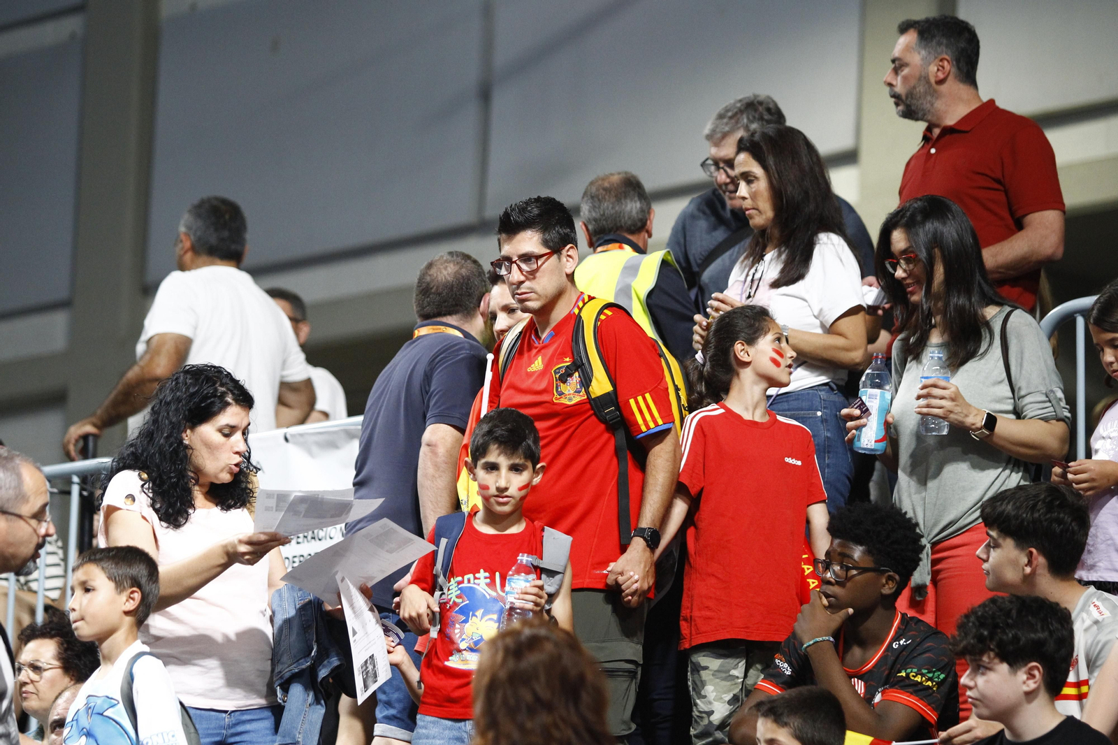 Imágenes del España-Dinamarca de la EHF Euro Cup de balonmano, en Almería
