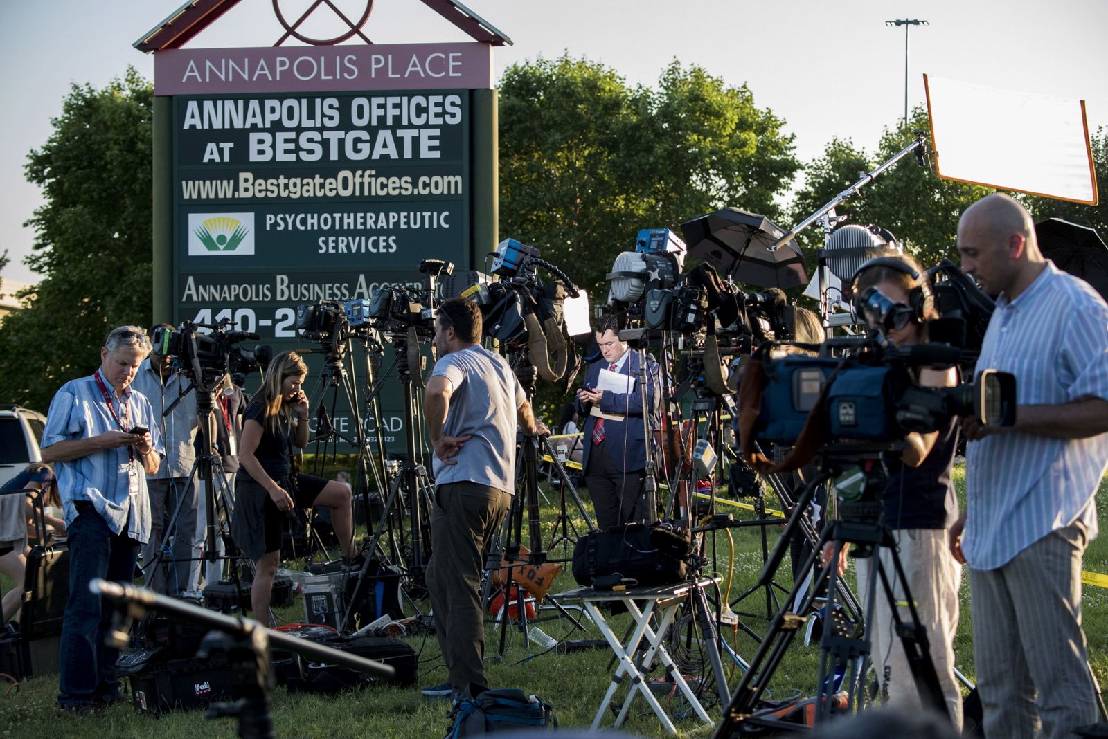 Las imágenes del tiroteo en un periódico de Maryland