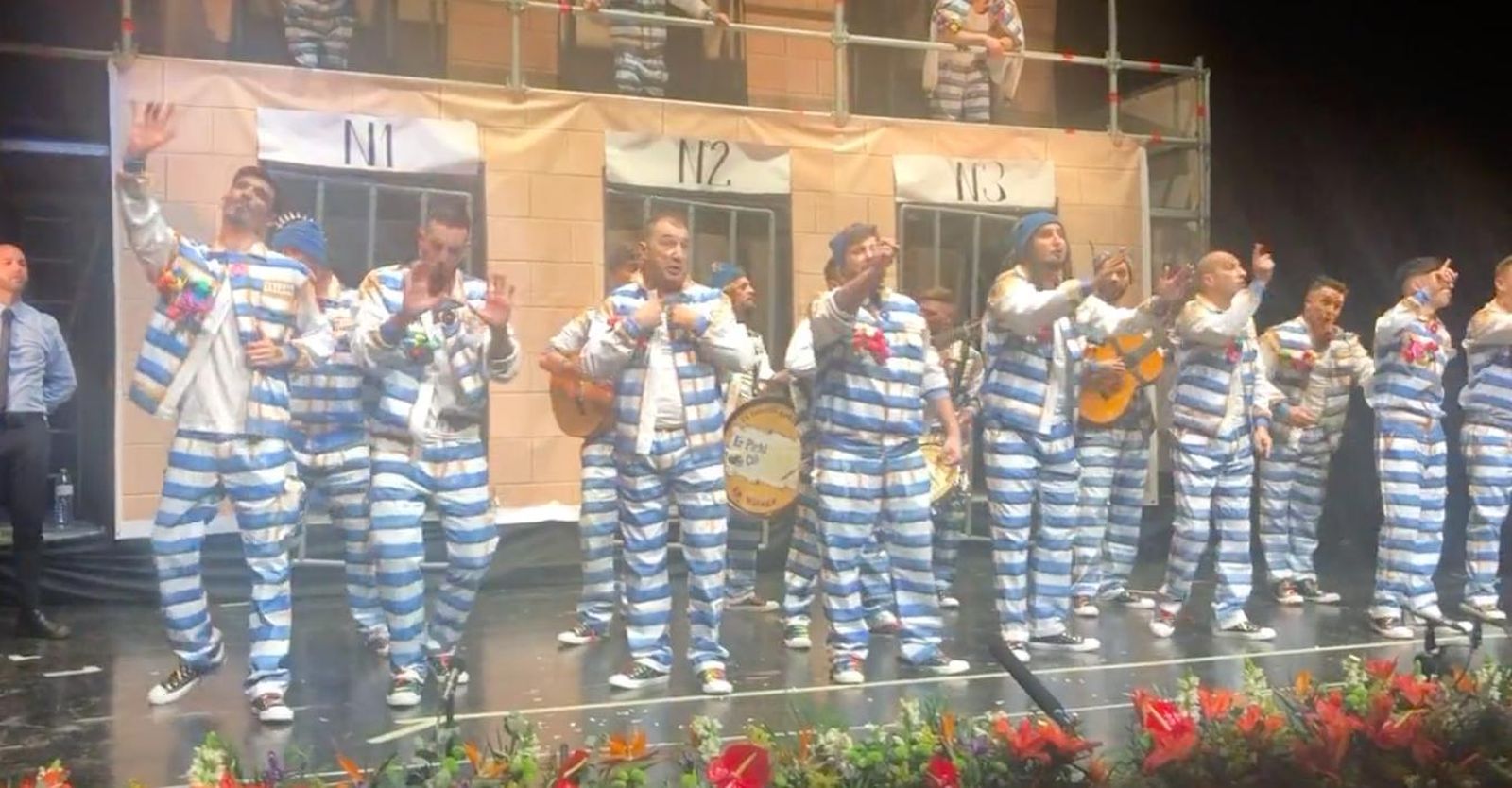 La murga de Pepe León "Loco por salir".