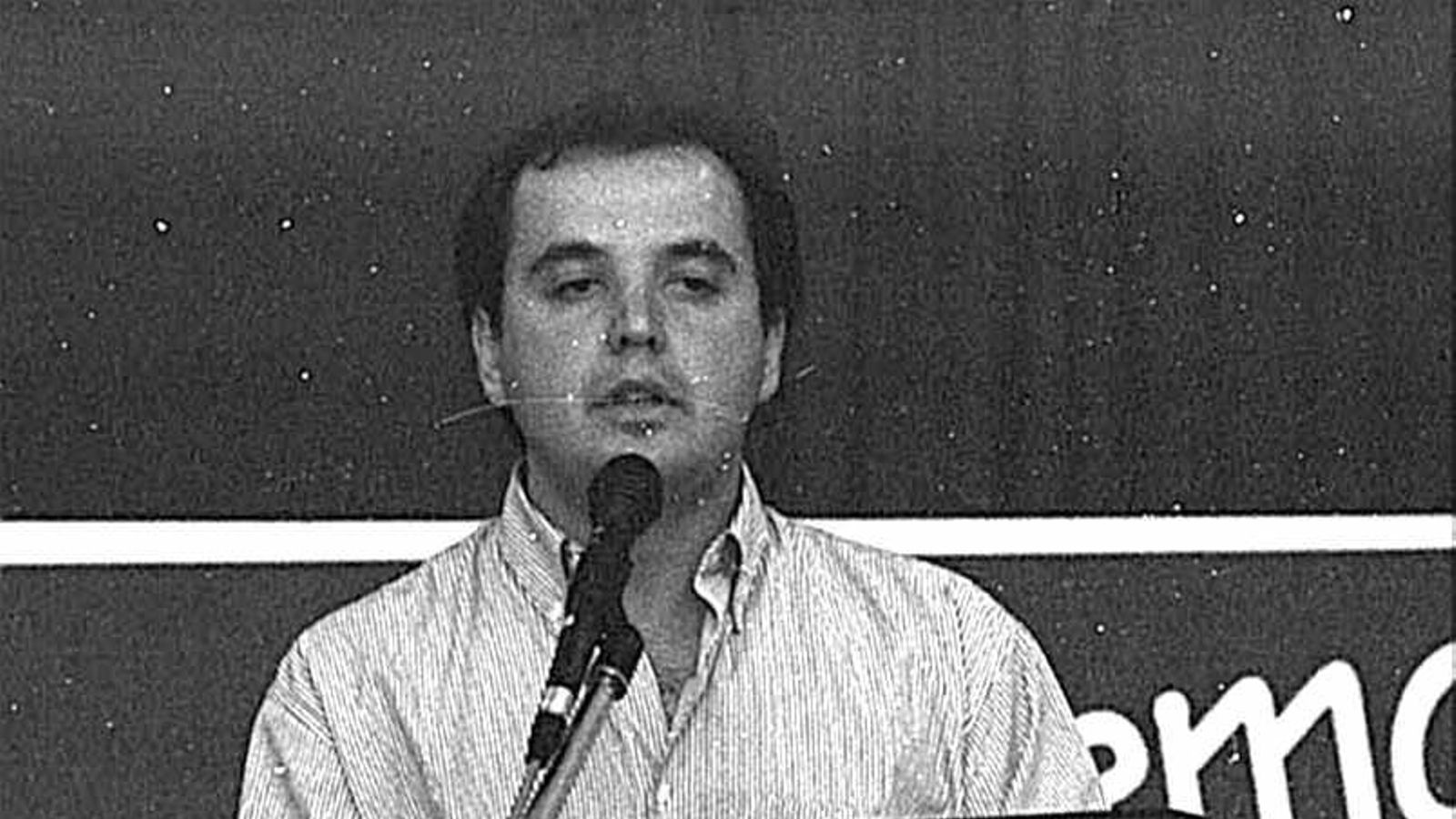 Alfonso Moscoso, en la campaña de las elecciones municipales de 1999 en Villaluenga. Alfonso Moscoso, en la campaña de las elecciones municipales de 1999 en Villaluenga.