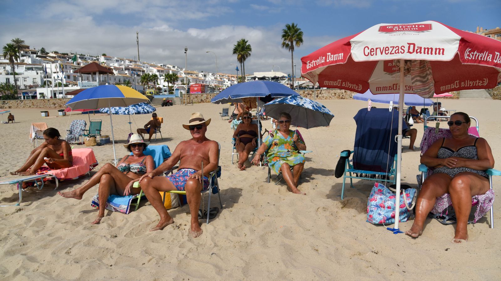 Las fotos del ultimo domingo de la temporada oficial de playas en Algeciras