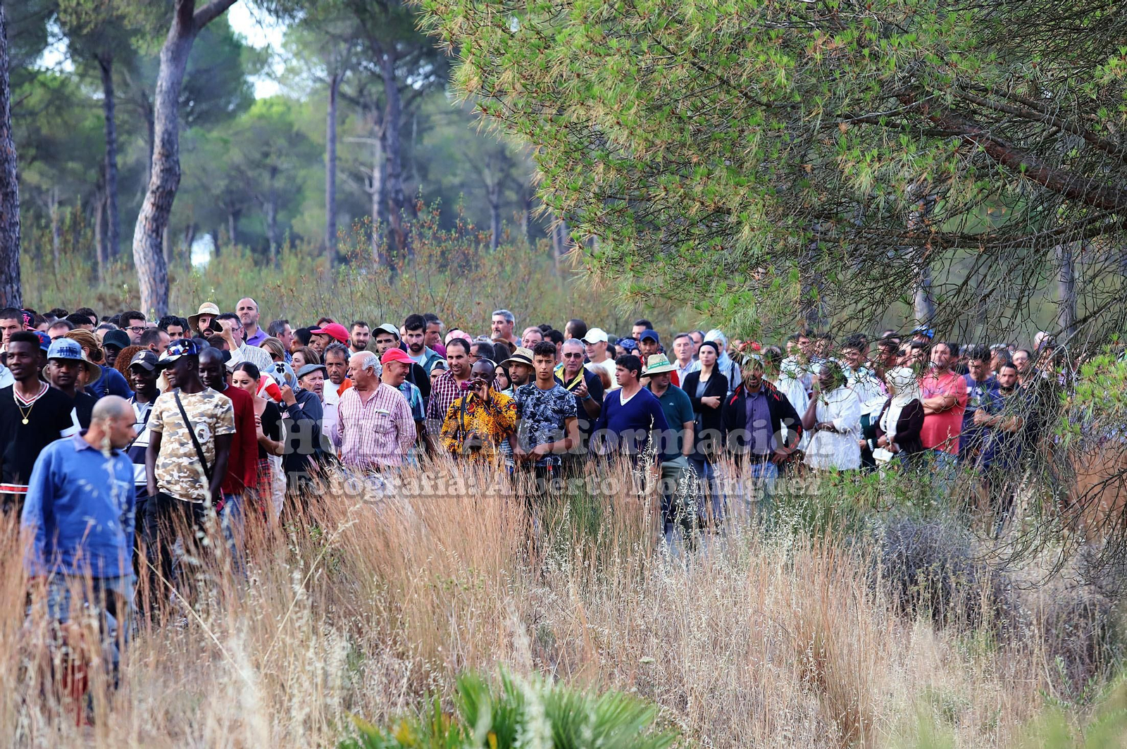 Imágenes de la movilización en Lucena para impedir el cierre de pozos
